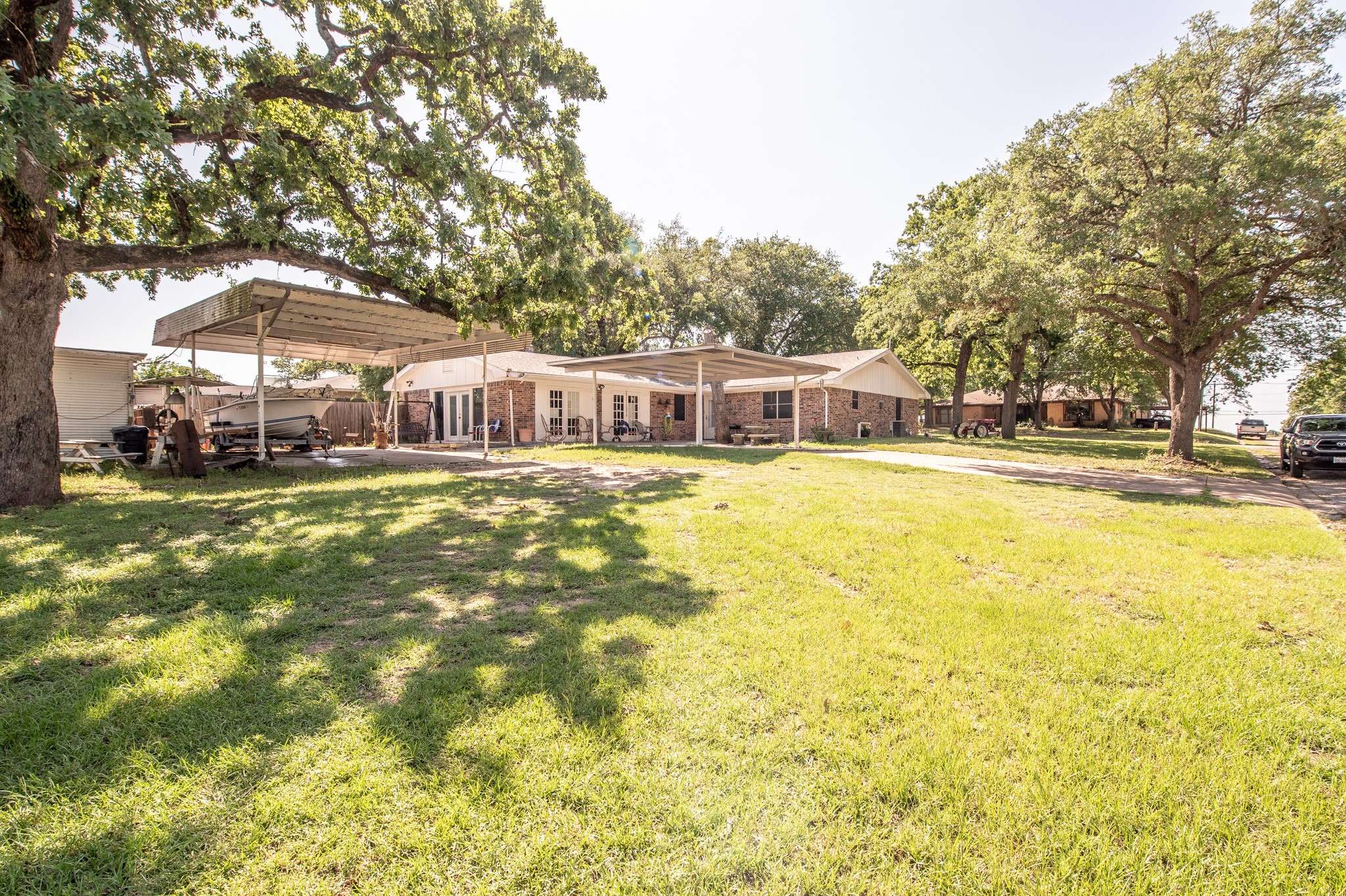 Somerville, TX 77879,885 7th ST
