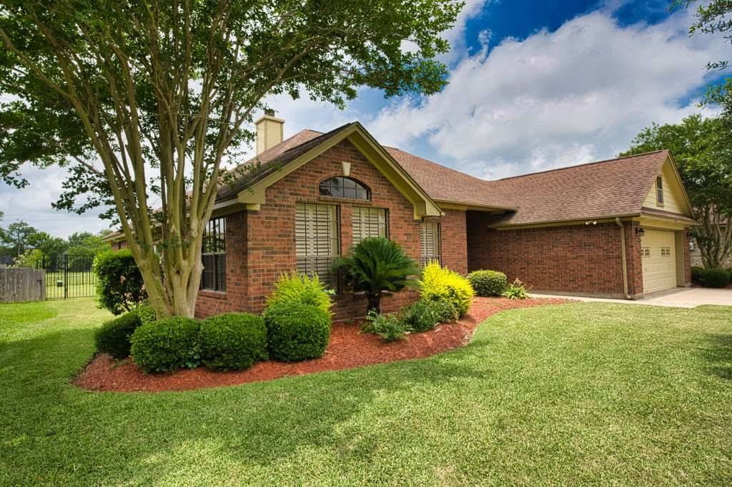 Clute, TX 77531,108 Madison AVE