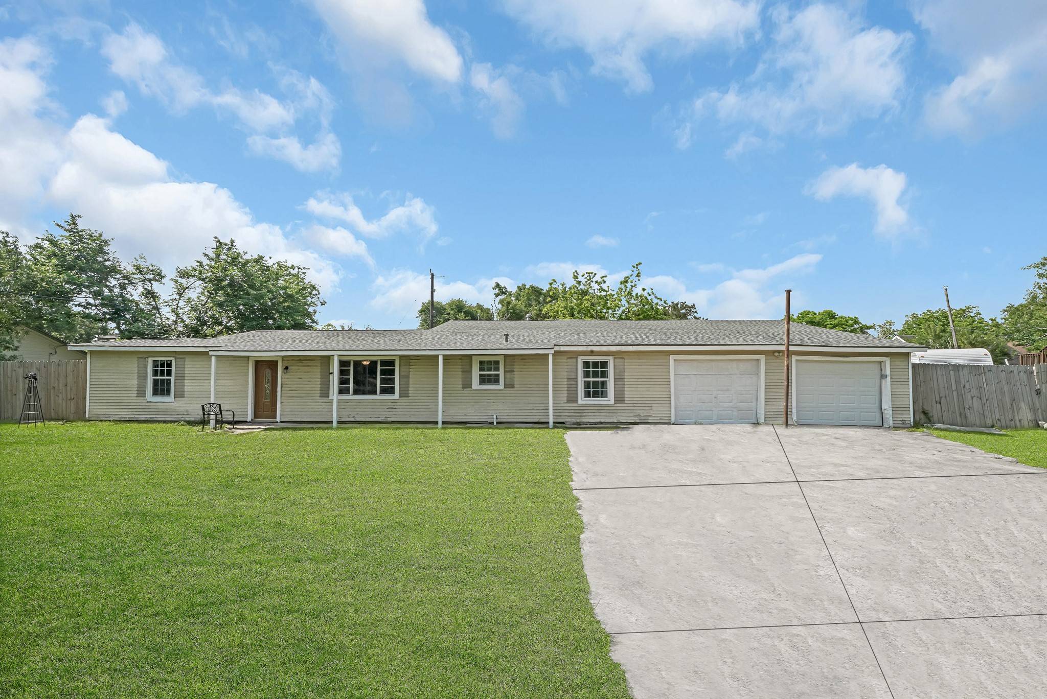La Porte, TX 77571,311 Bayside DR