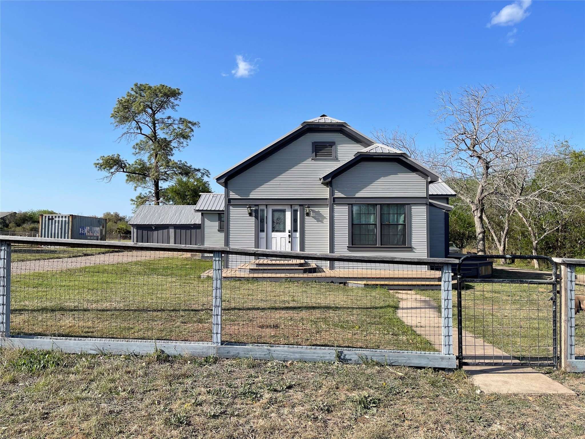 Goliad, TX 77963,134 E North St