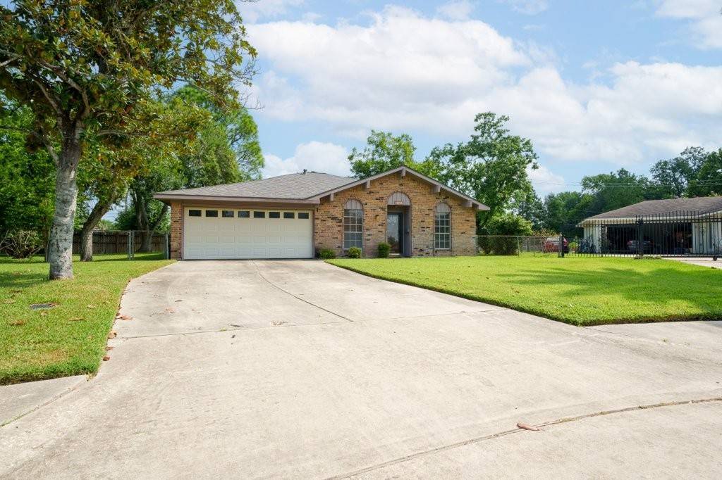 Houston, TX 77071,15218 E Hutchinson CIR