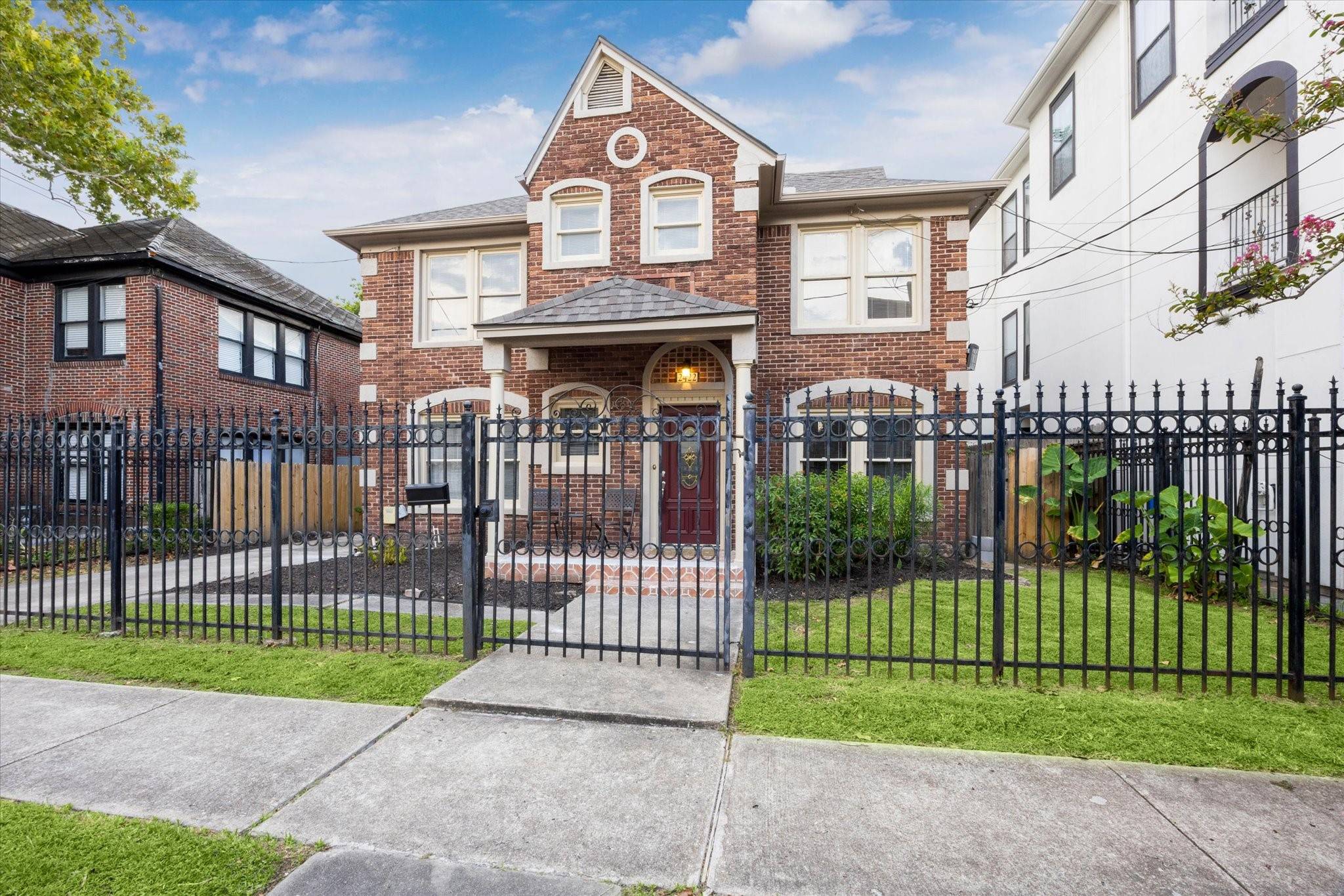 Houston, TX 77019,2422 Driscoll ST