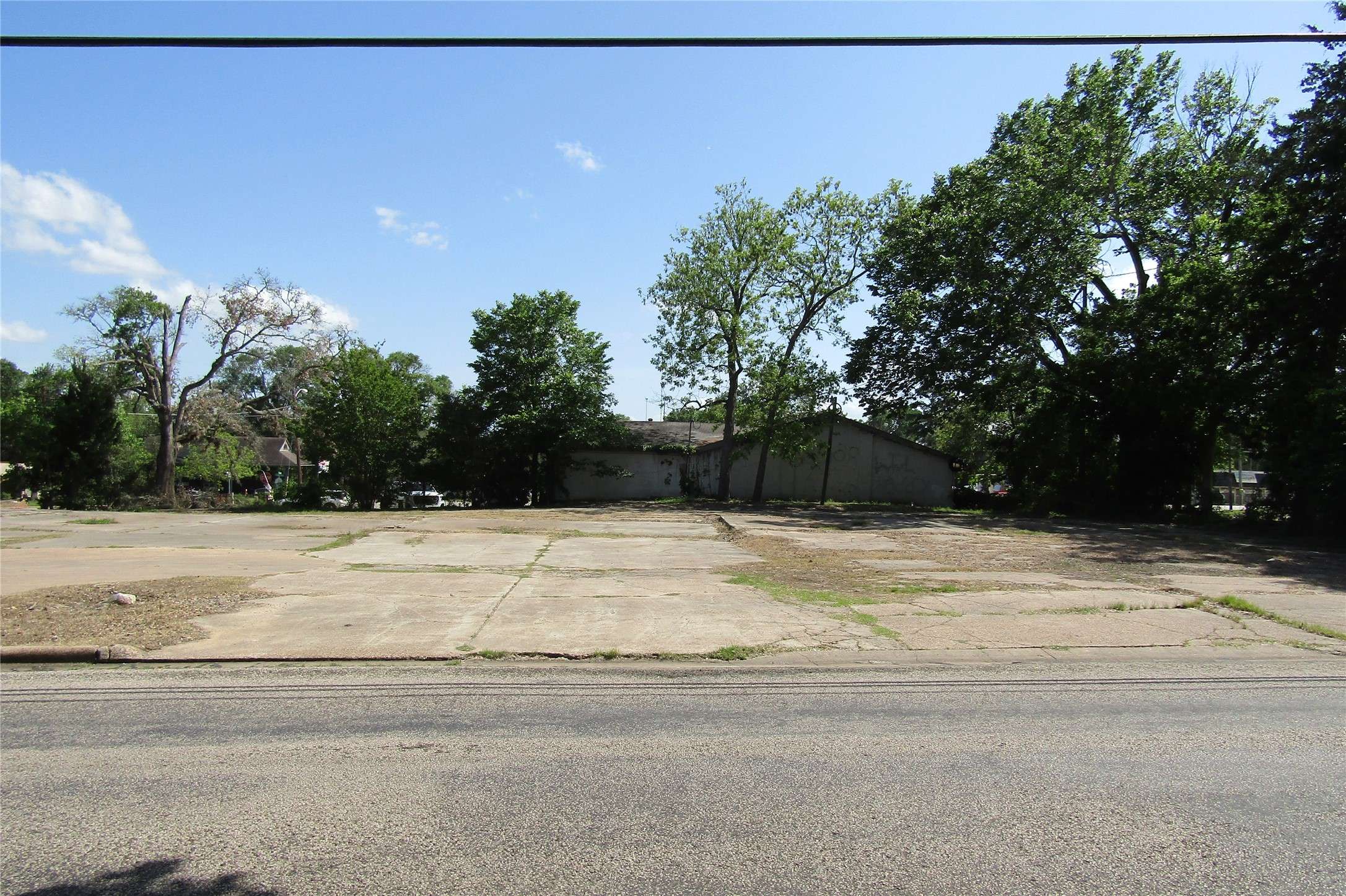 Livingston, TX 77351,401 Drew RD