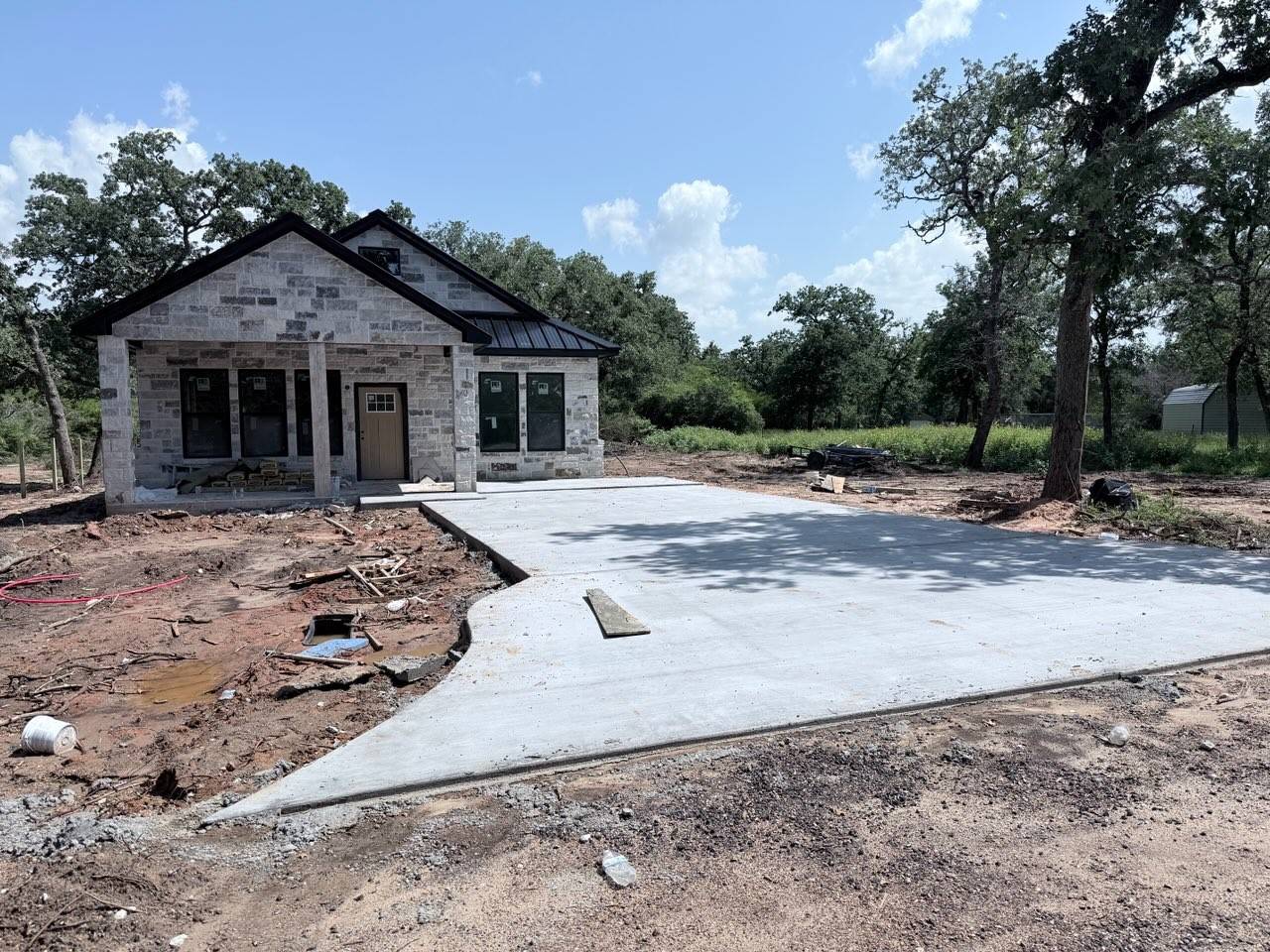 Somerville, TX 77879,306 Mistletoe Circle