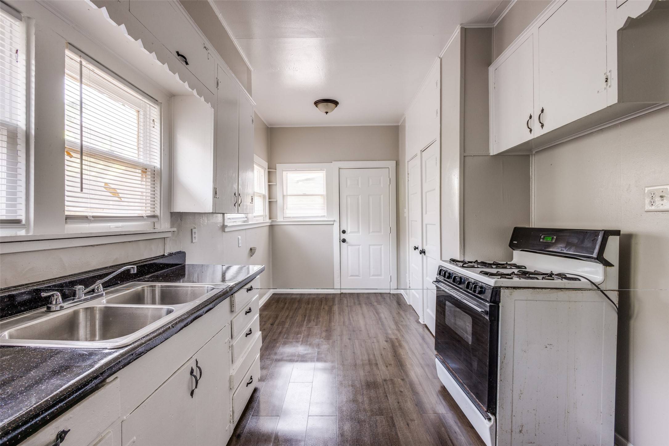 Houston, TX 77051,8318 Lawler ST