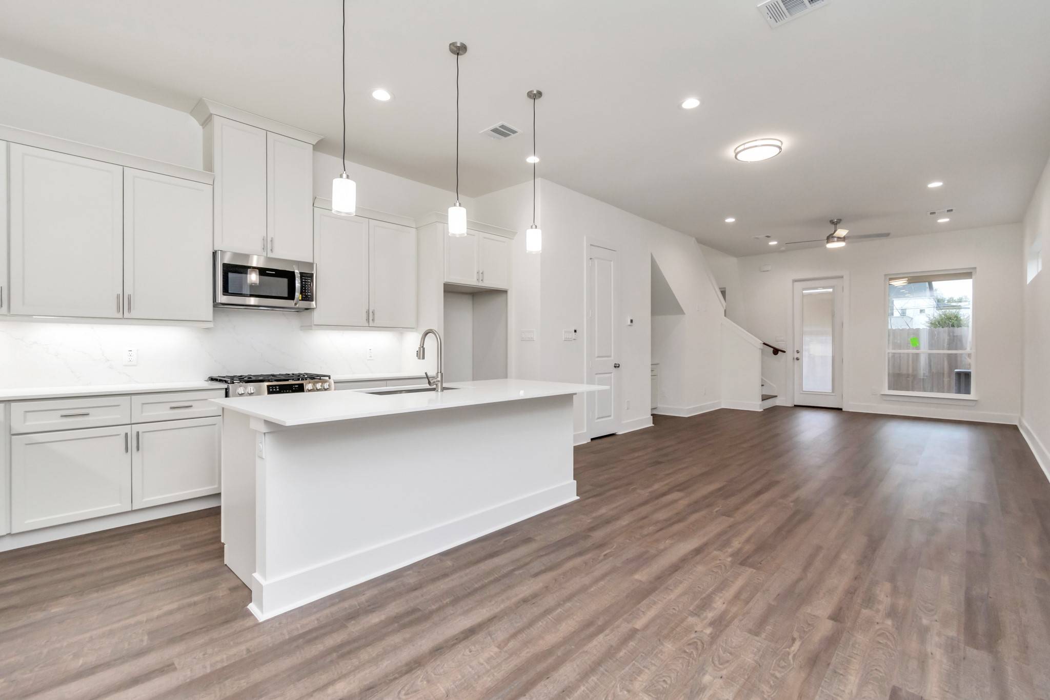 Houston, TX 77018,221 Cockerel ST #B