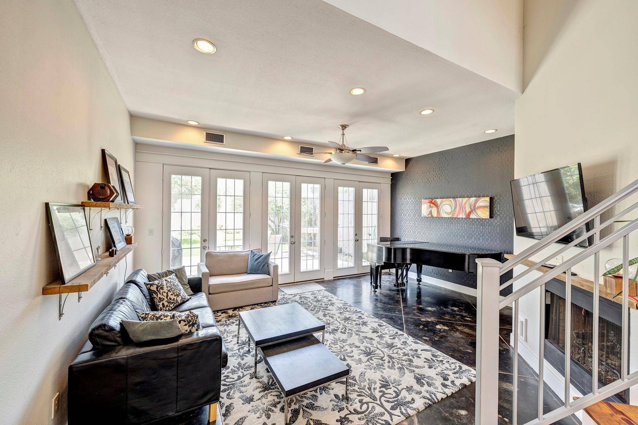 Houston, TX 77008,511 W 22nd ST