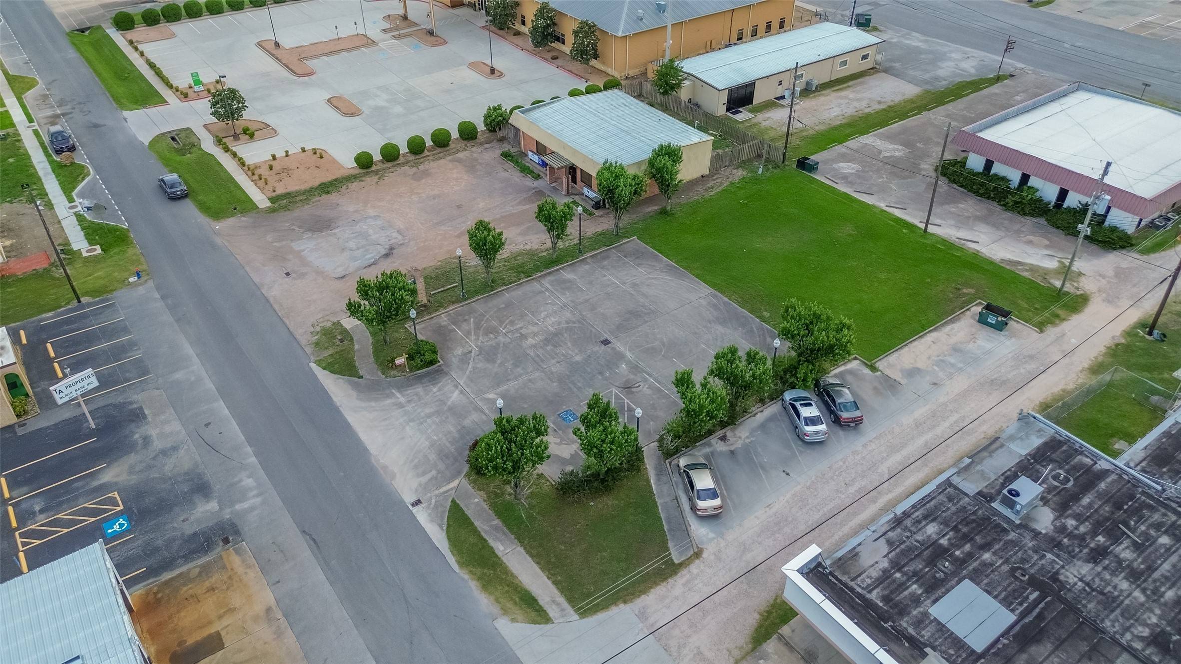 Pearland, TX 77581,2408 S Park AVE