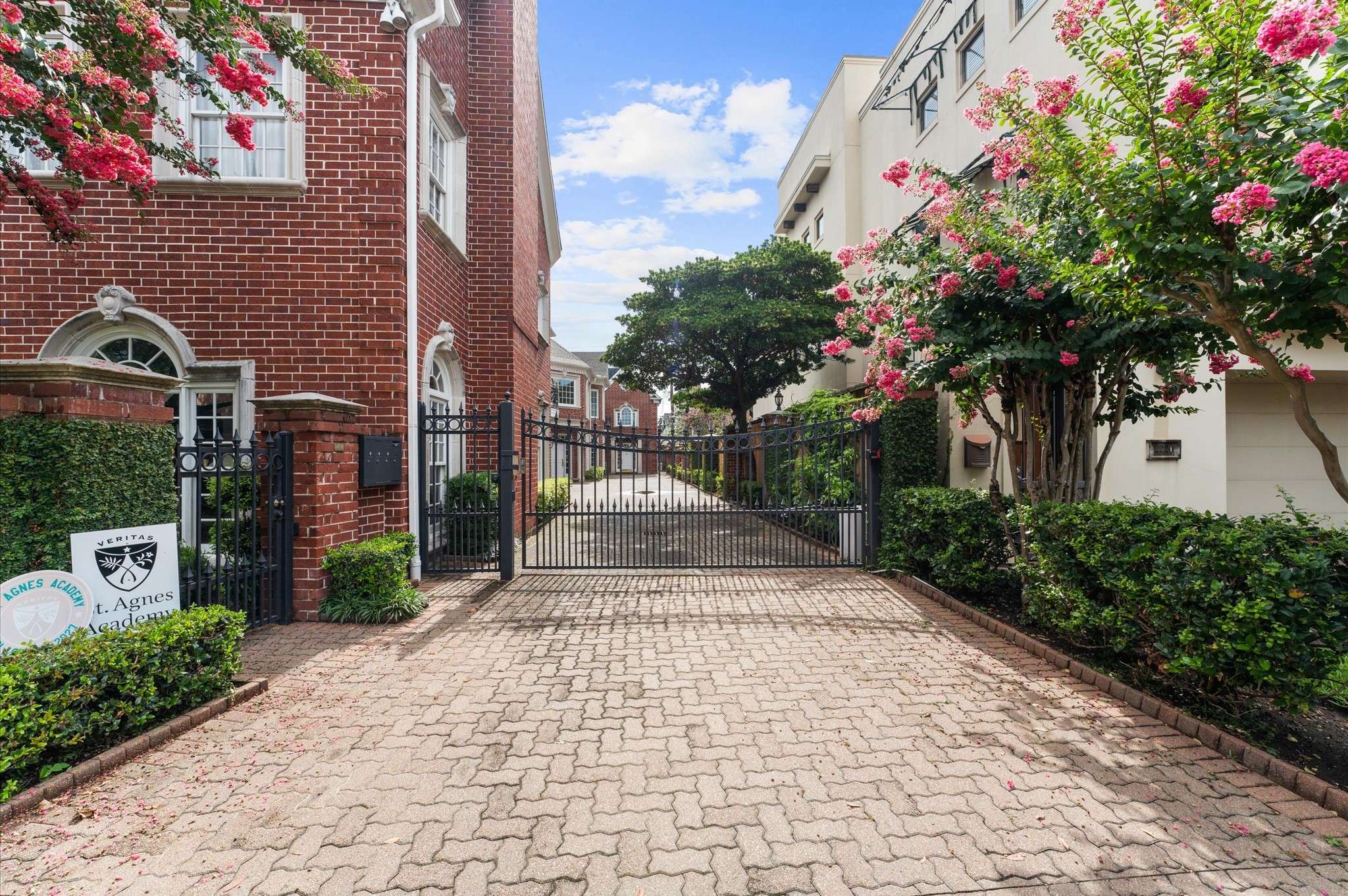 Houston, TX 77057,2222 Nantucket DR #B