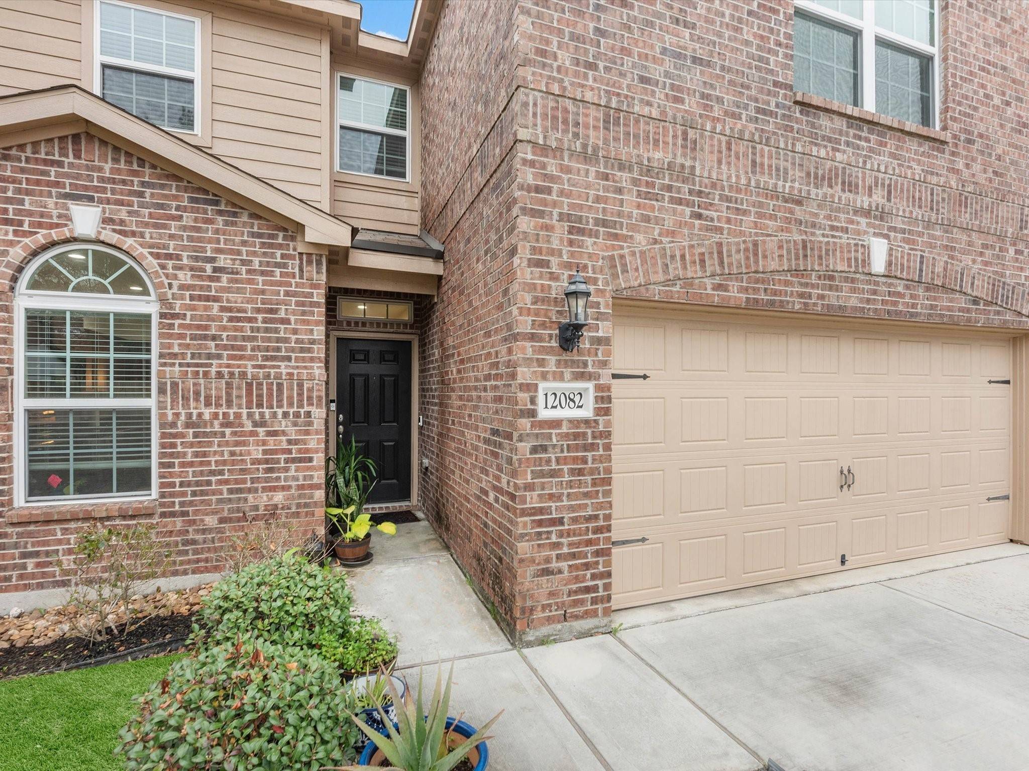 Pinehurst, TX 77362,12082 Quartersawn LN