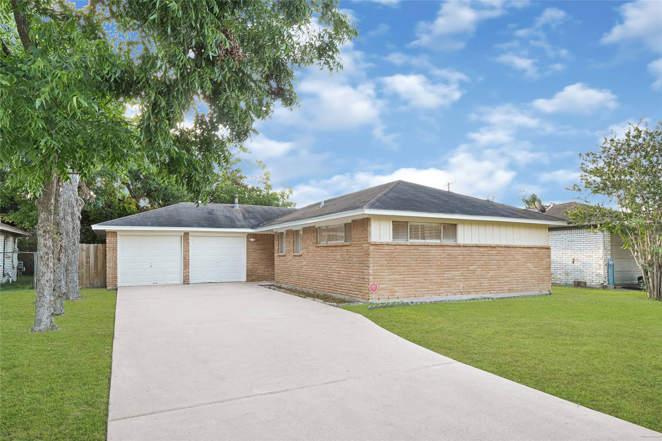 Pasadena, TX 77506,957 Kerry DR