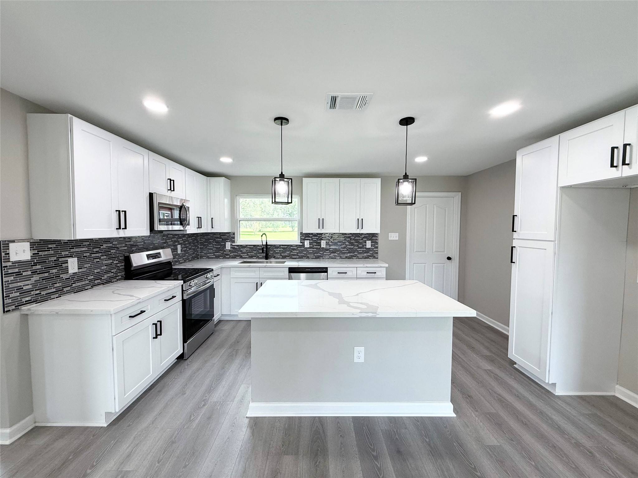 La Marque, TX 77568,2626 Woodland ST