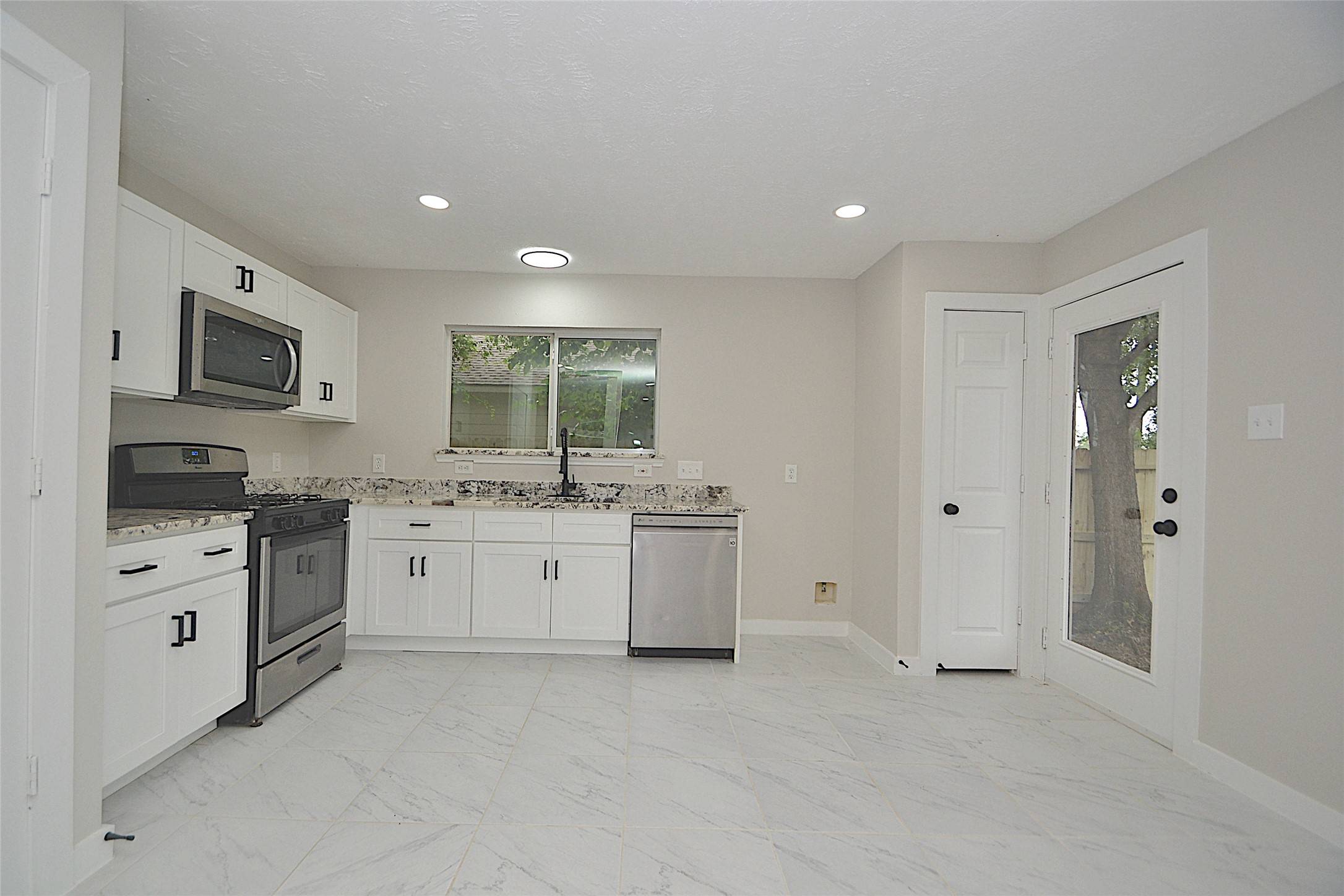 Crosby, TX 77532,631 Aweigh DR