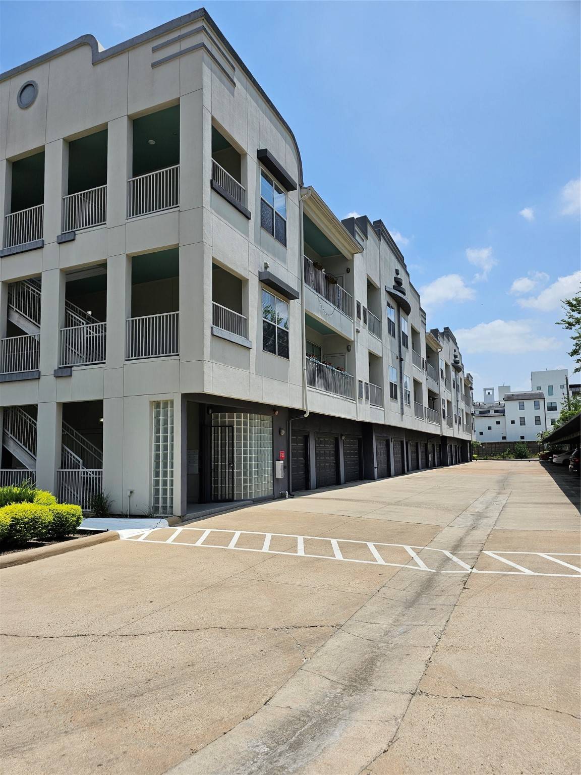 Houston, TX 77007,1441 East ST #311