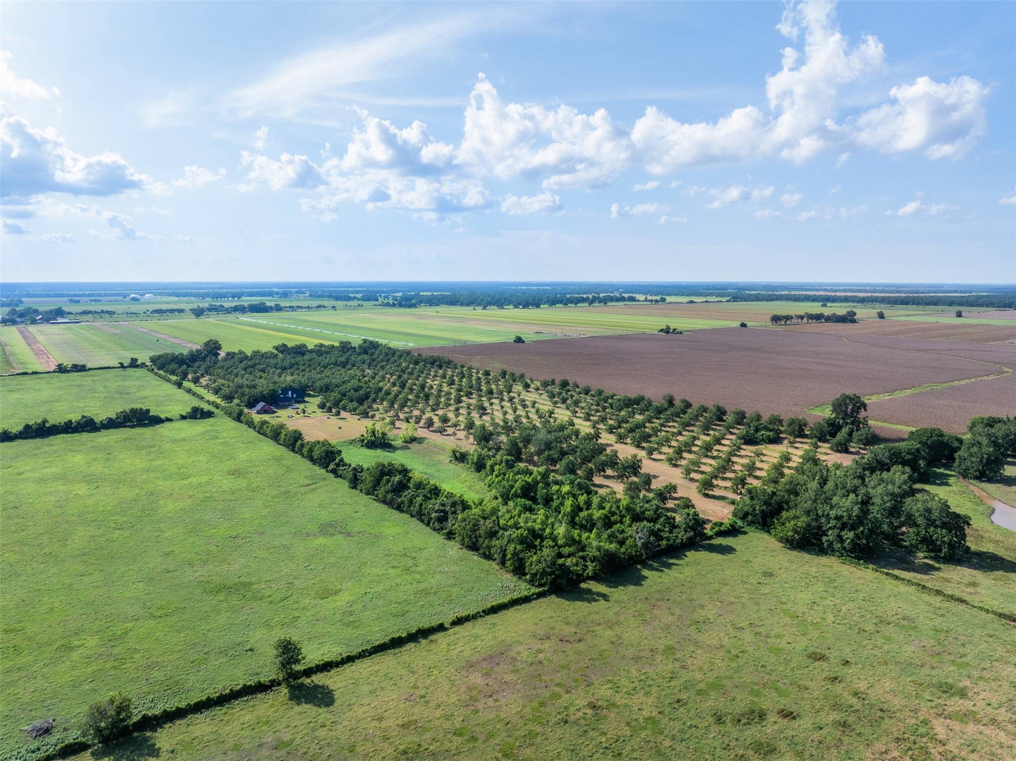 Wharton, TX 77488,402 County Road 111