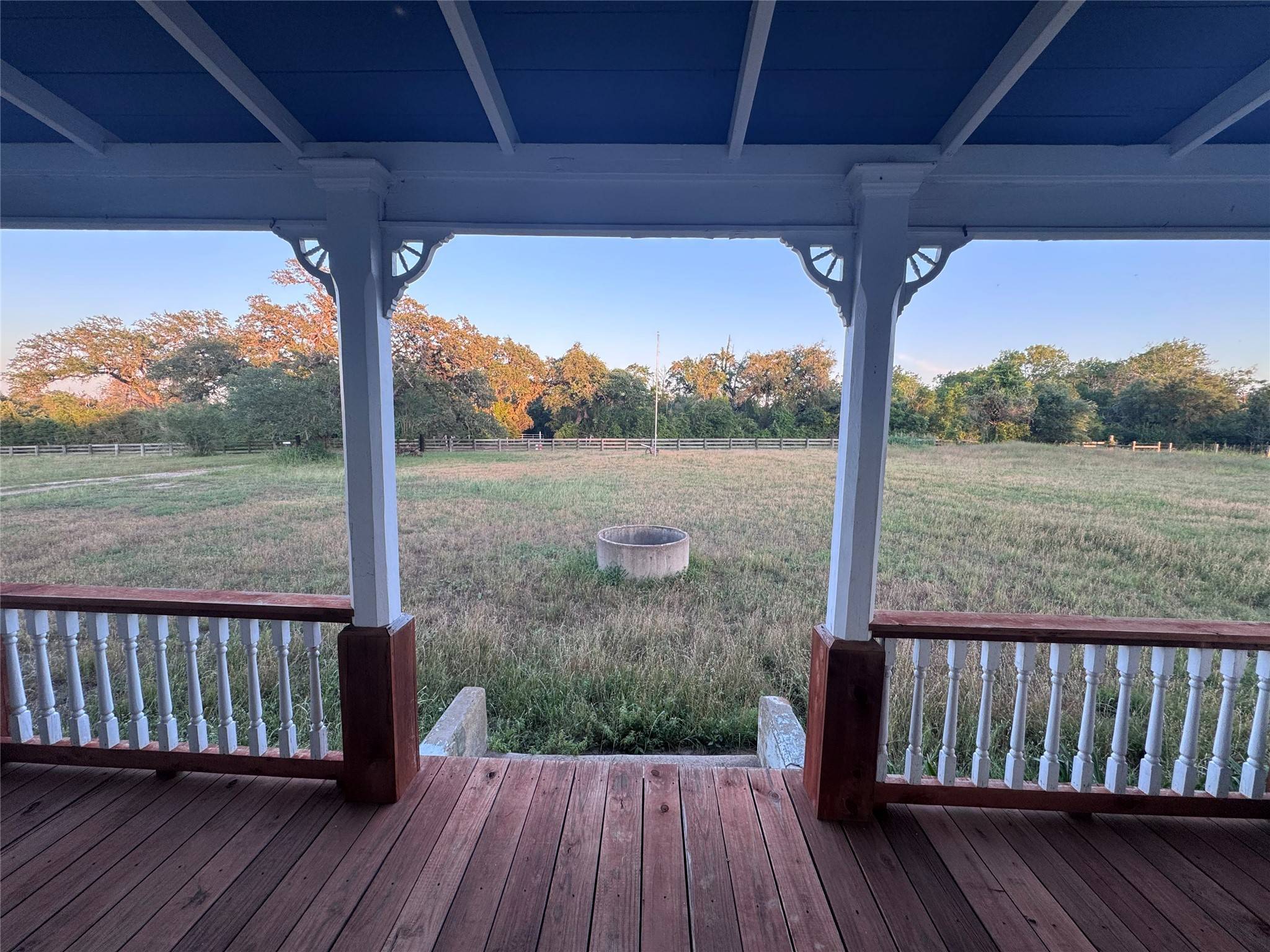 La Grange, TX 78945,6346 Sand Rock