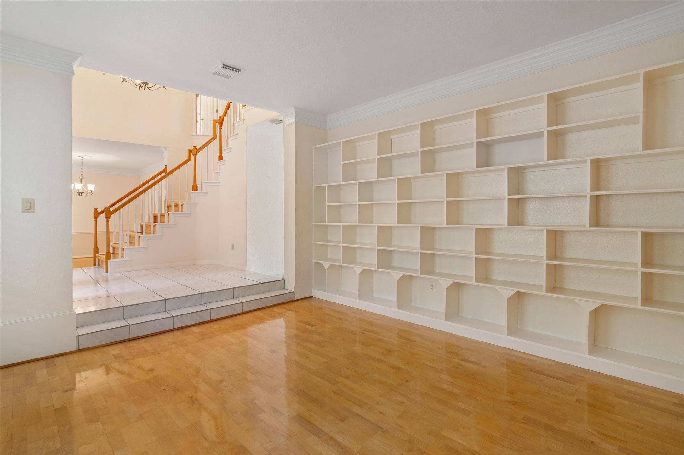 League City, TX 77573,124 Lake Point DR