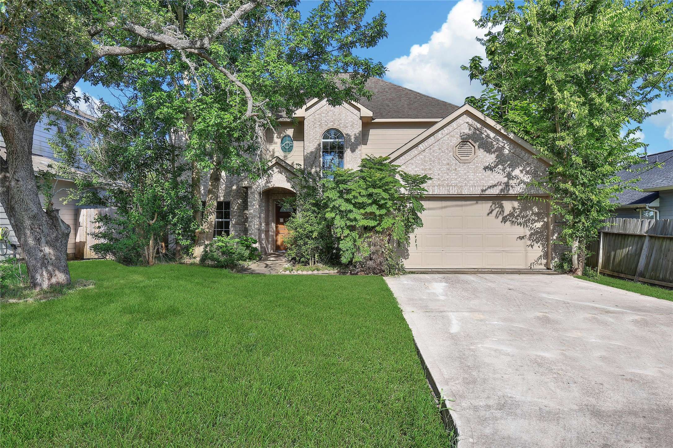 Houston, TX 77051,8034 Fountain ST