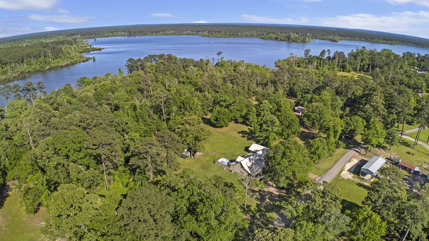 Bronson, TX 75930,265 County Road 439 E