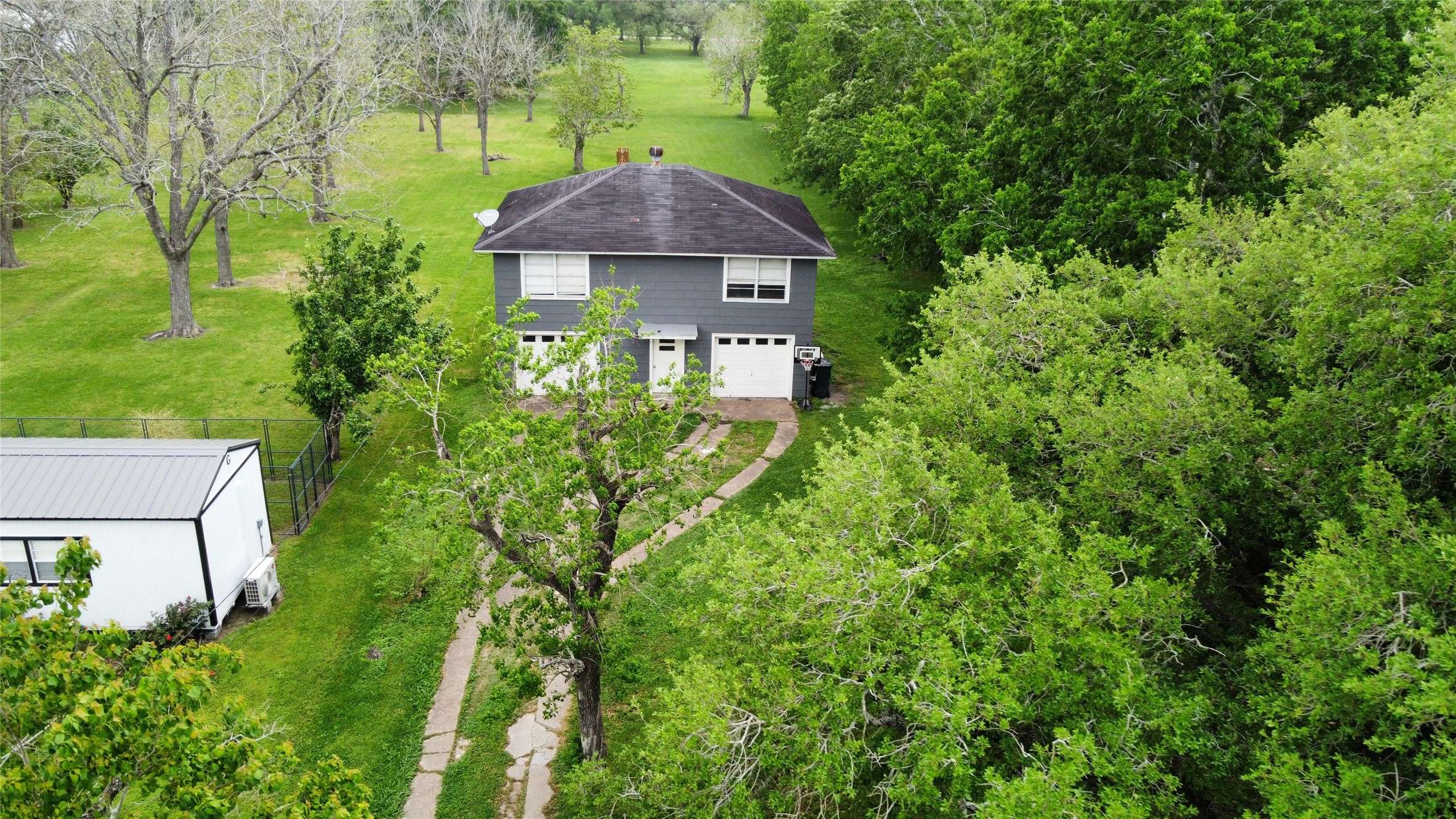 El Campo, TX 77437,409 Doris ST