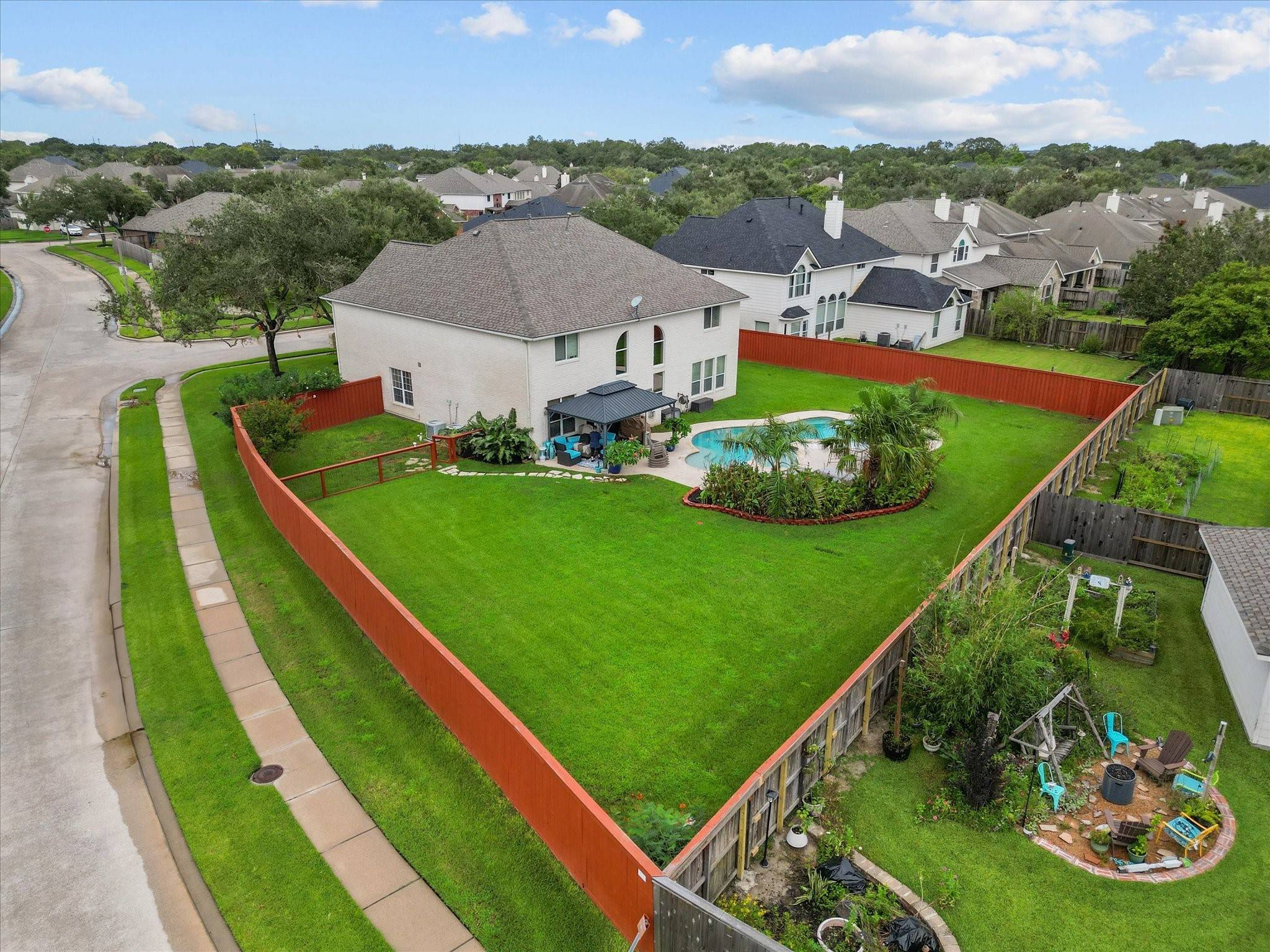 League City, TX 77573,423 White Oak Pointe
