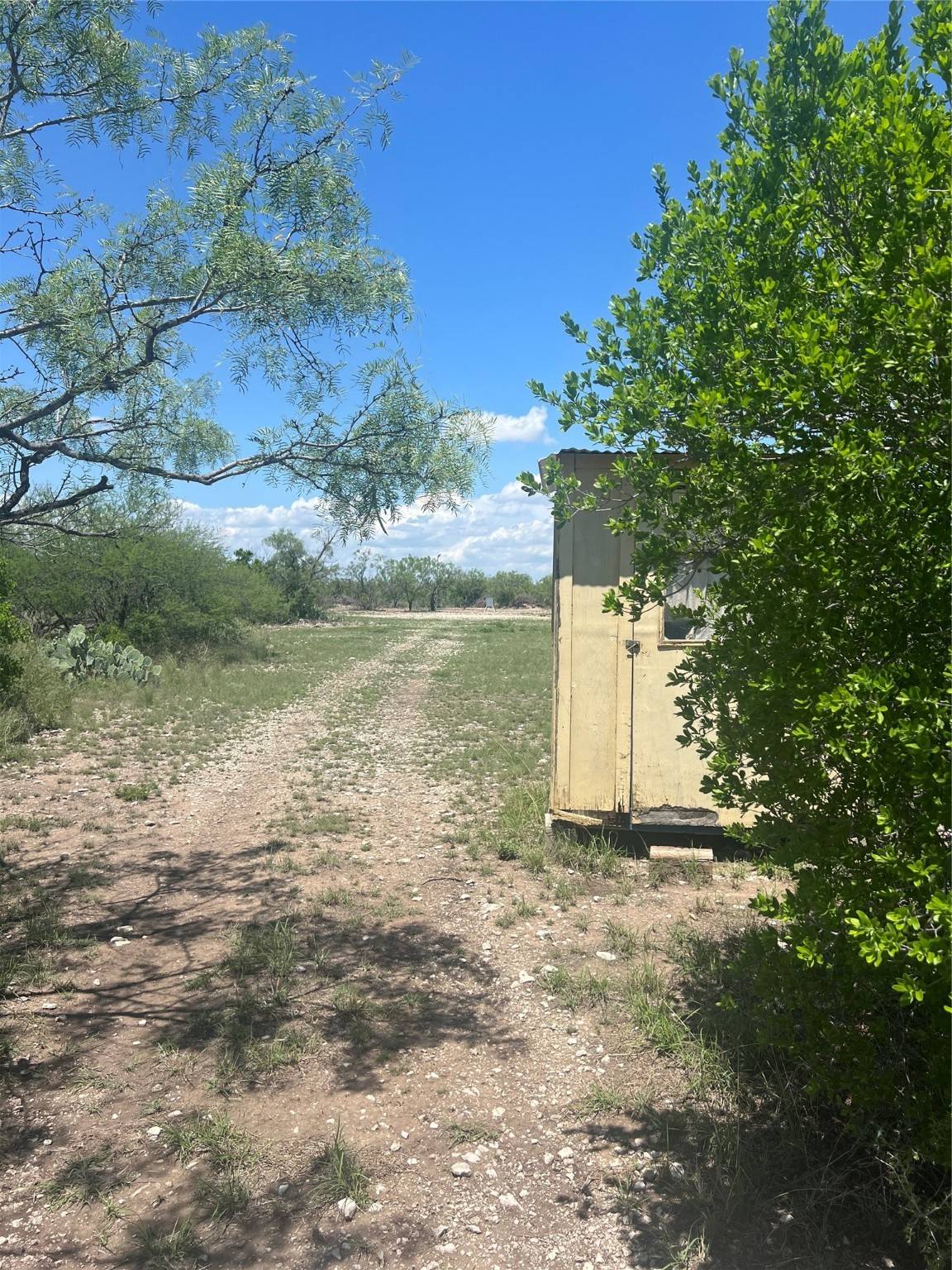 Brackettville, TX 78832,2117 RR 3008 RNCH