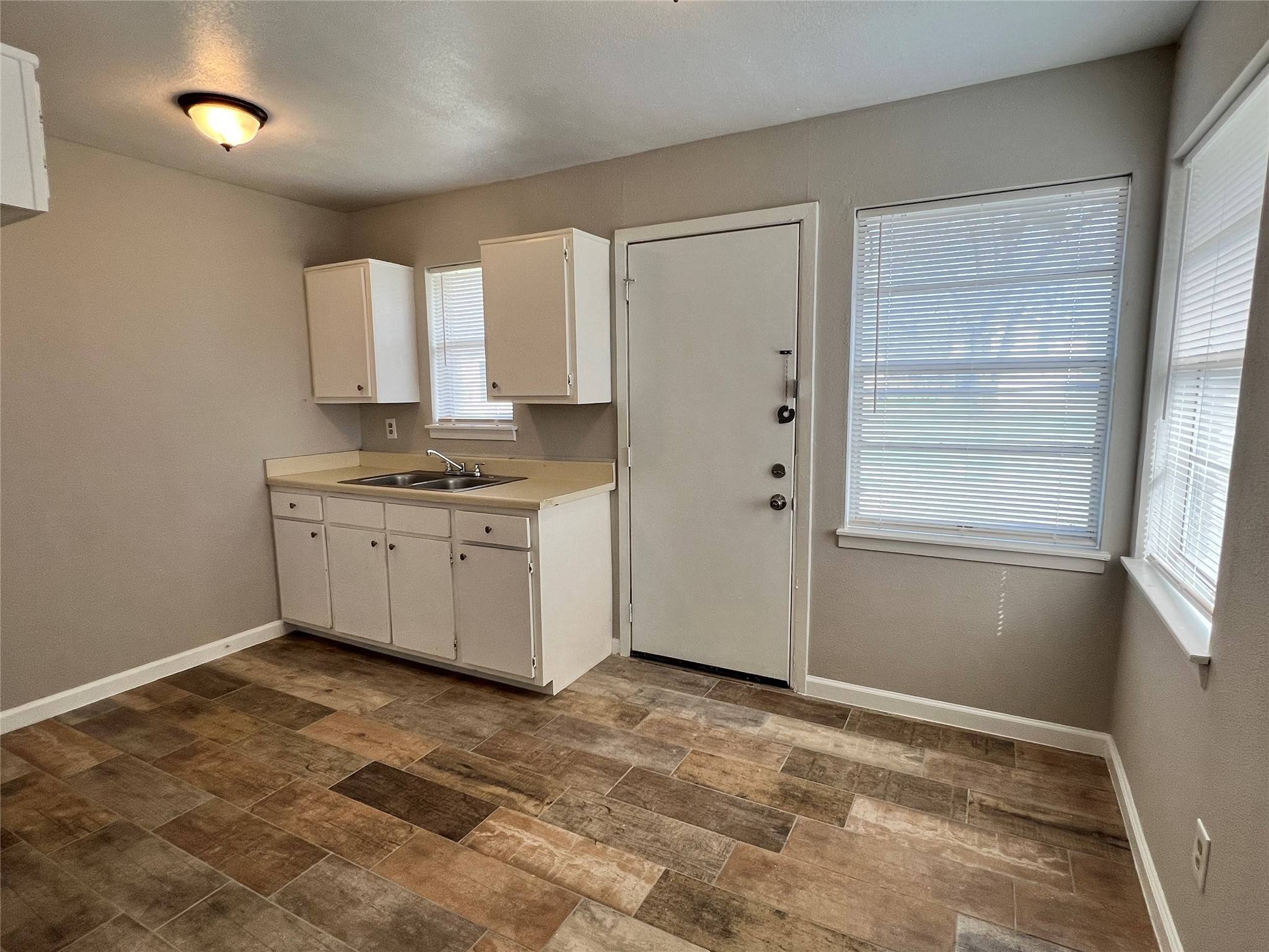 Houston, TX 77016,8713 Peachtree ST #1