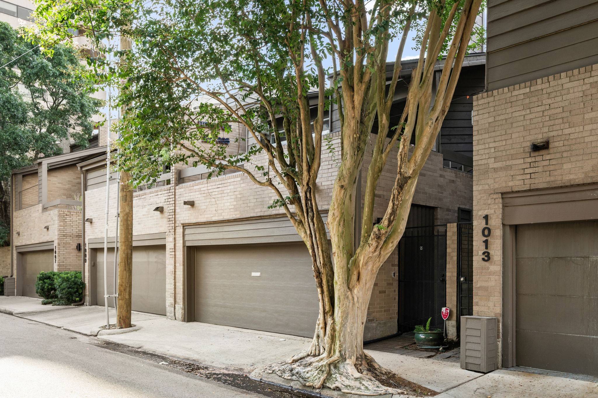 Houston, TX 77006,1011 Barkdull ST