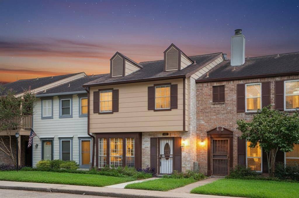 Houston, TX 77092,5801 Lumberdale RD #127