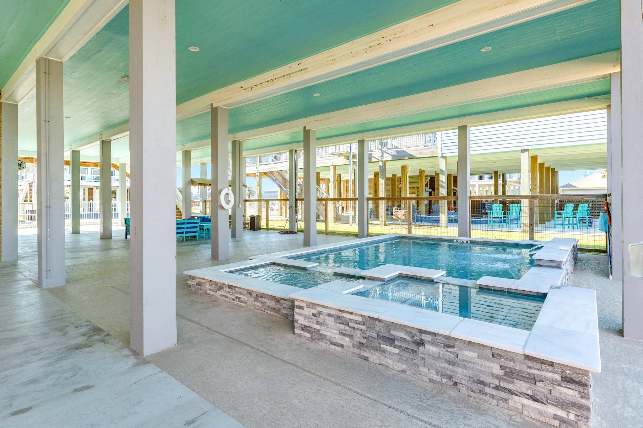 Crystal Beach, TX 77650,866 Kahla DR