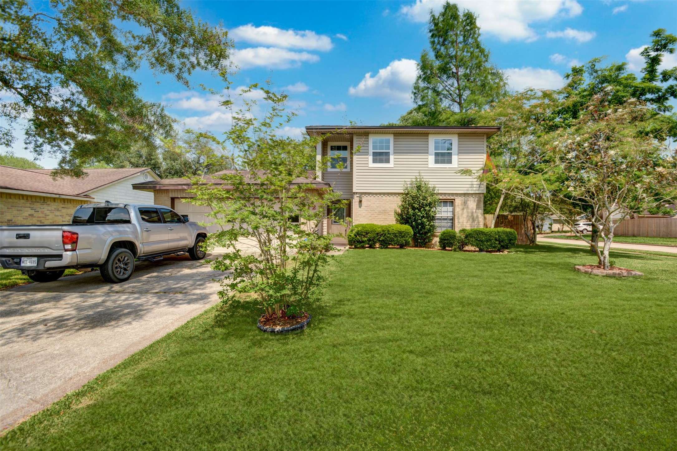 League City, TX 77573,412 Country LN