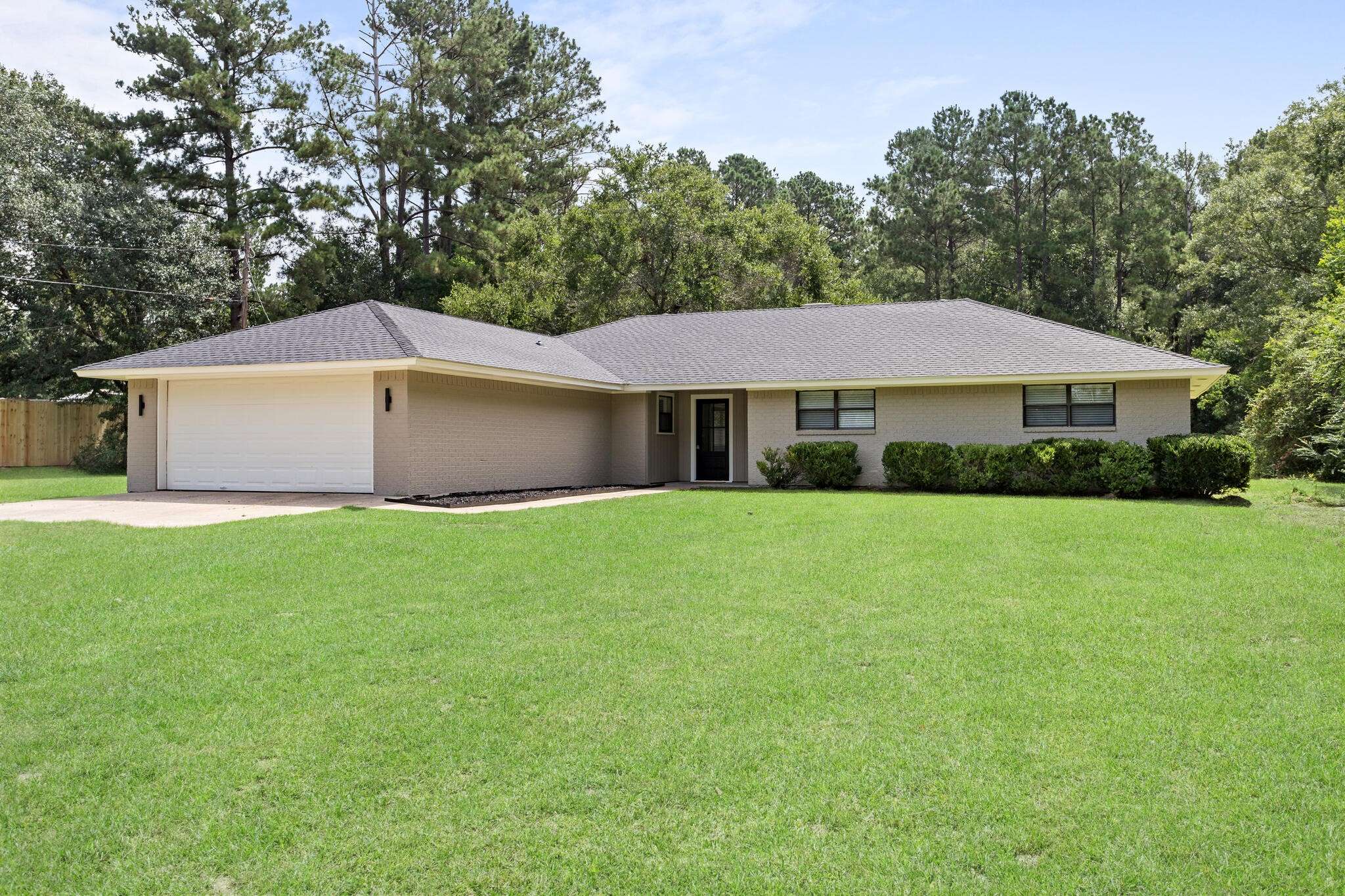 Silsbee, TX 77656,2126 Twin Bridges RD