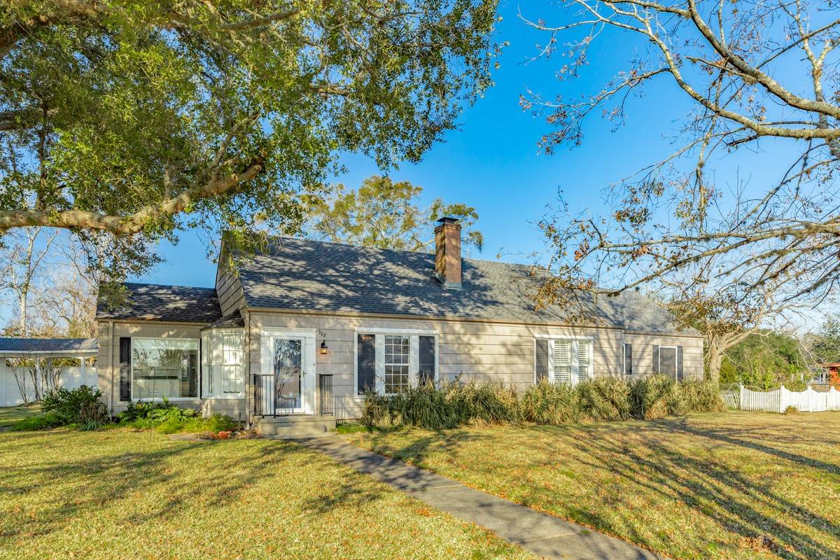 West Columbia, TX 77486,302 E Jackson ST