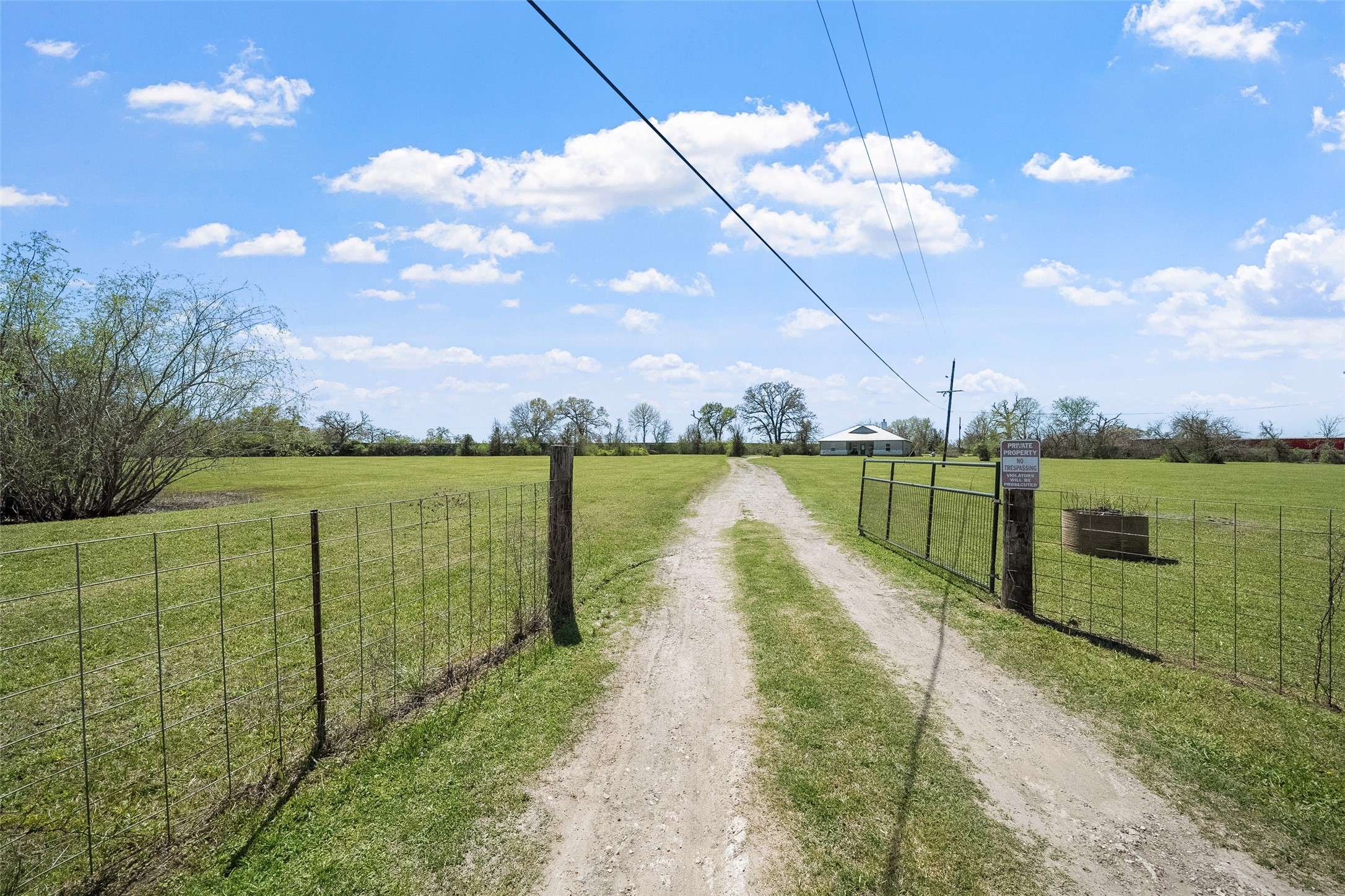 Montgomery, TX 77356,23495 Henson RD
