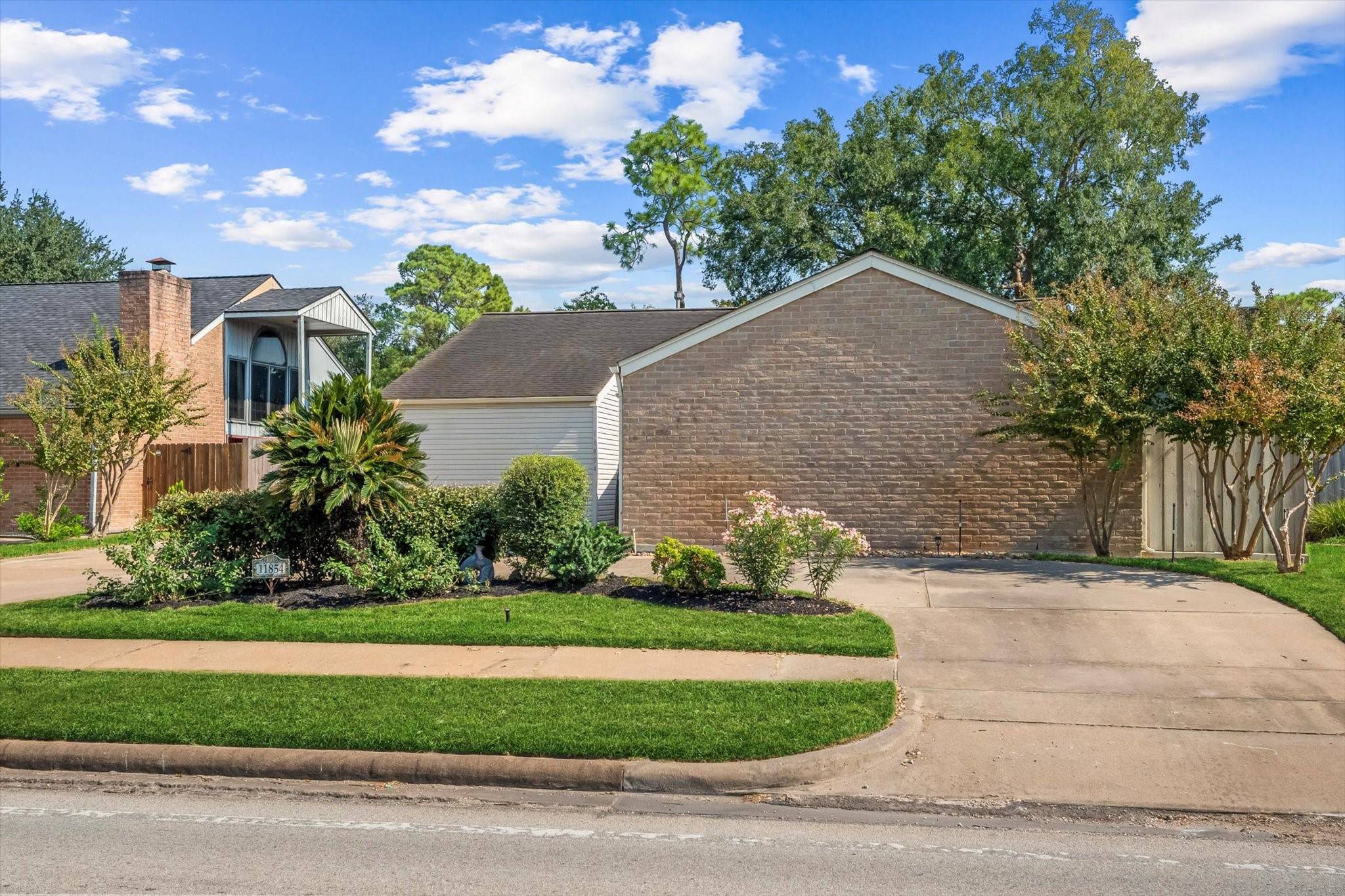Houston, TX 77077,11854 Briar Forest DR