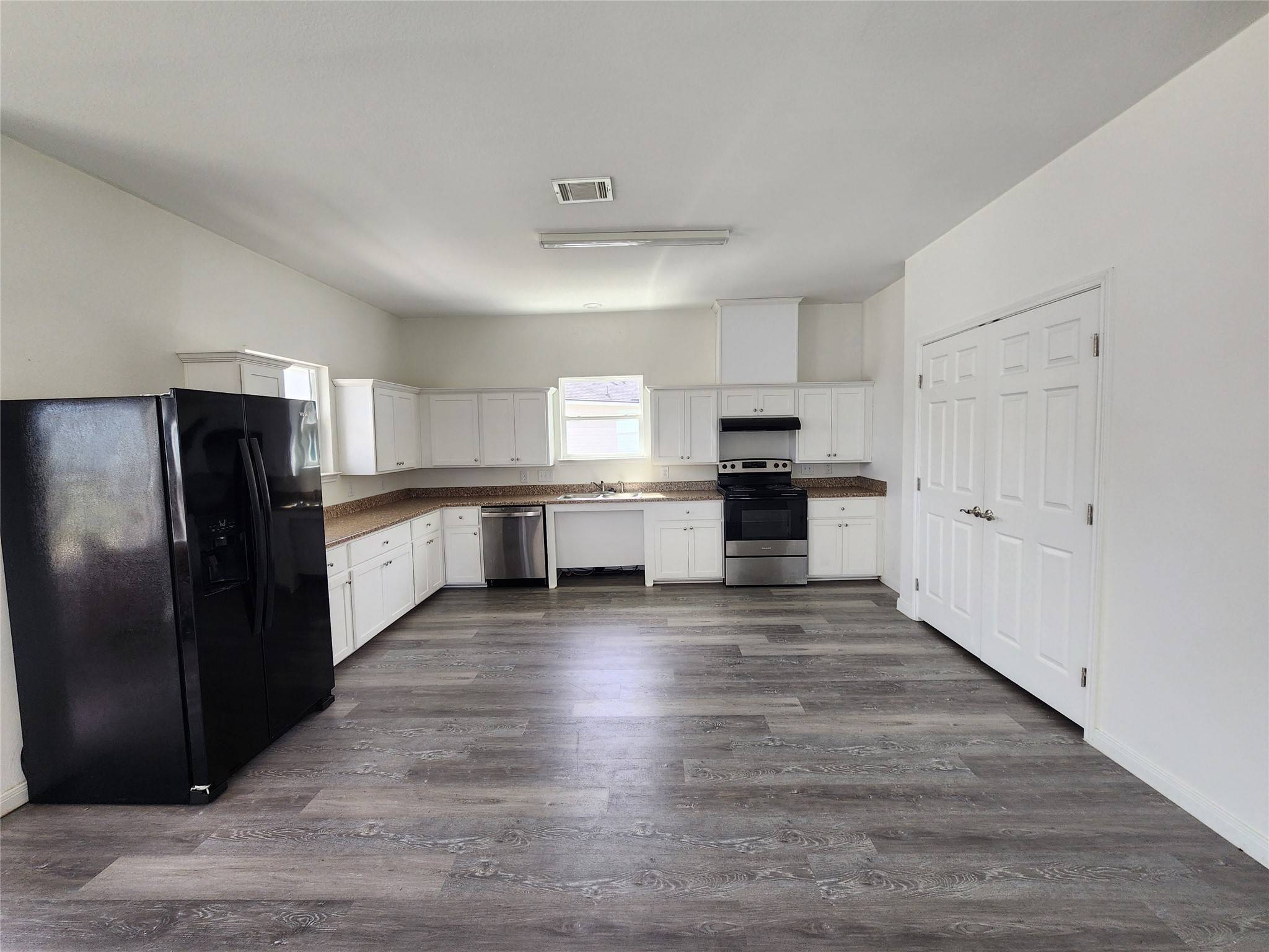Hitchcock, TX 77563,6103 Lacey Oak DR