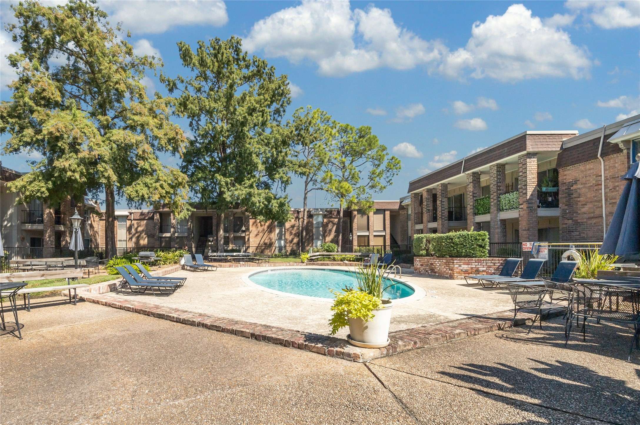 Houston, TX 77024,7555 Katy FWY #50