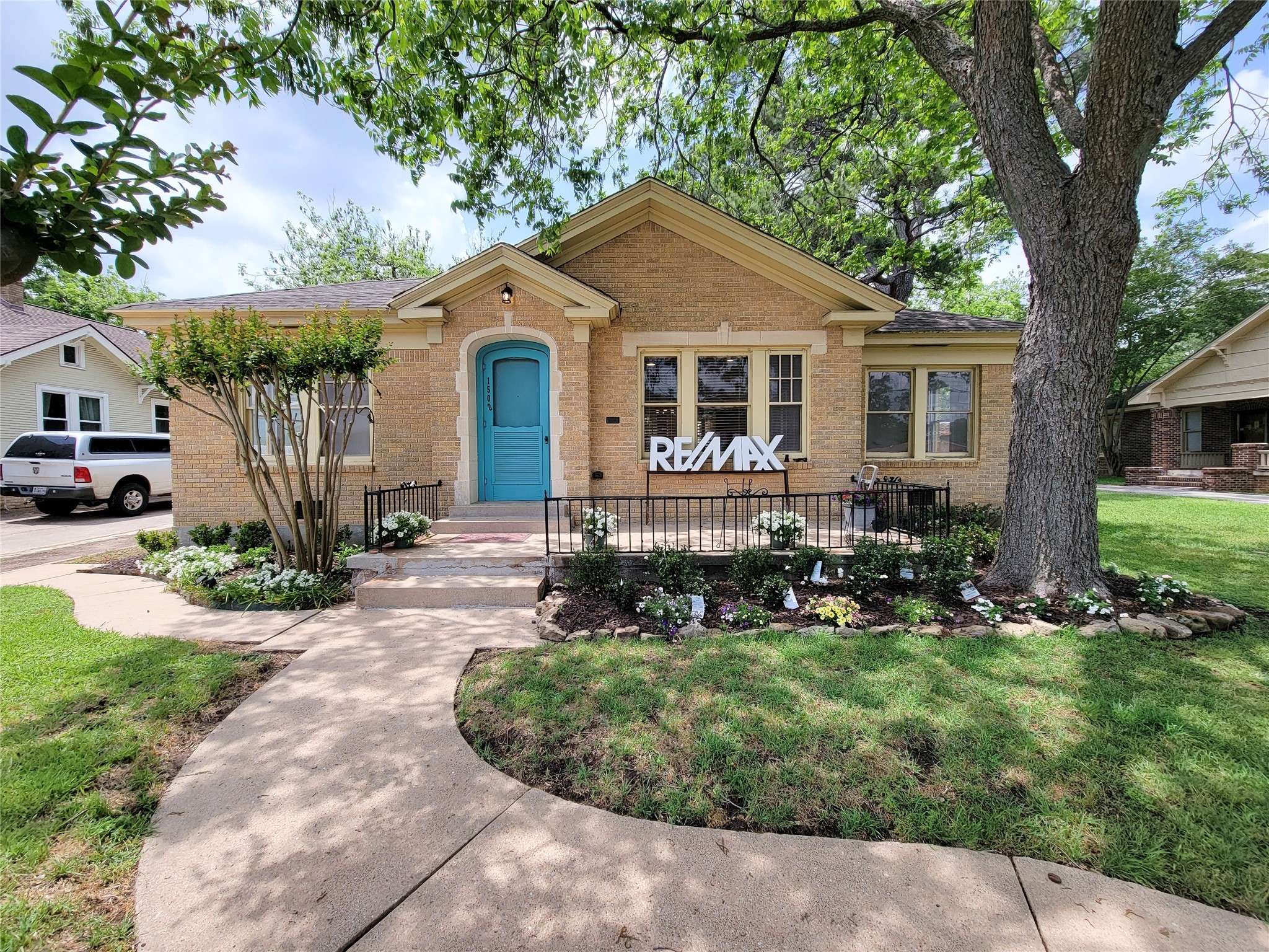 Brenham, TX 77833,1502 S Market ST