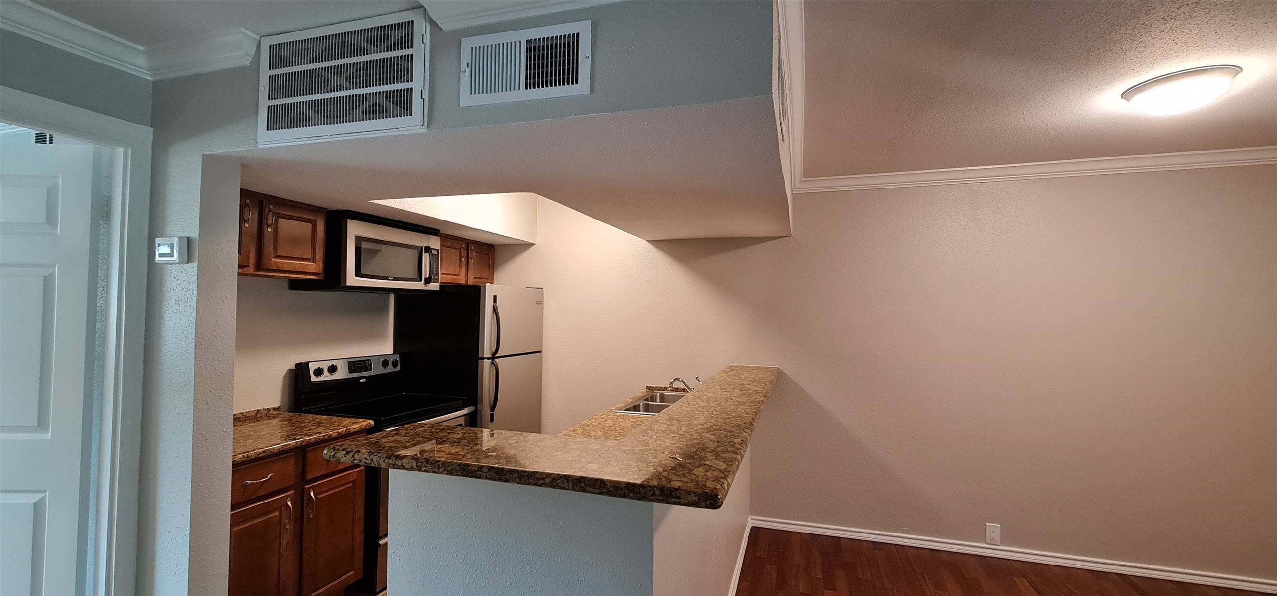 Houston, TX 77057,2201 Fountain View DR #24