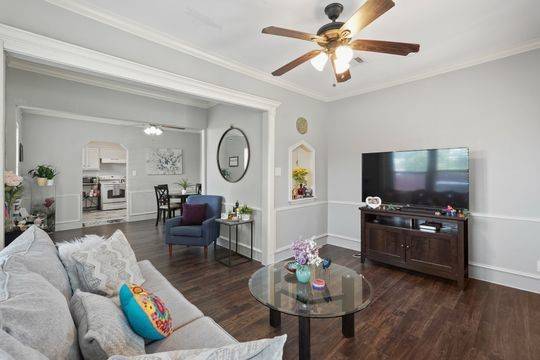 Houston, TX 77009,2422 Freeman ST