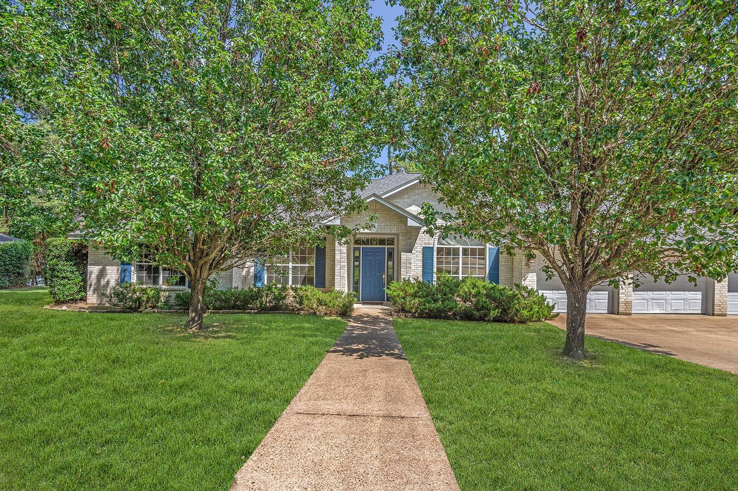 Brookeland, TX 75931,627 Shoreline DR