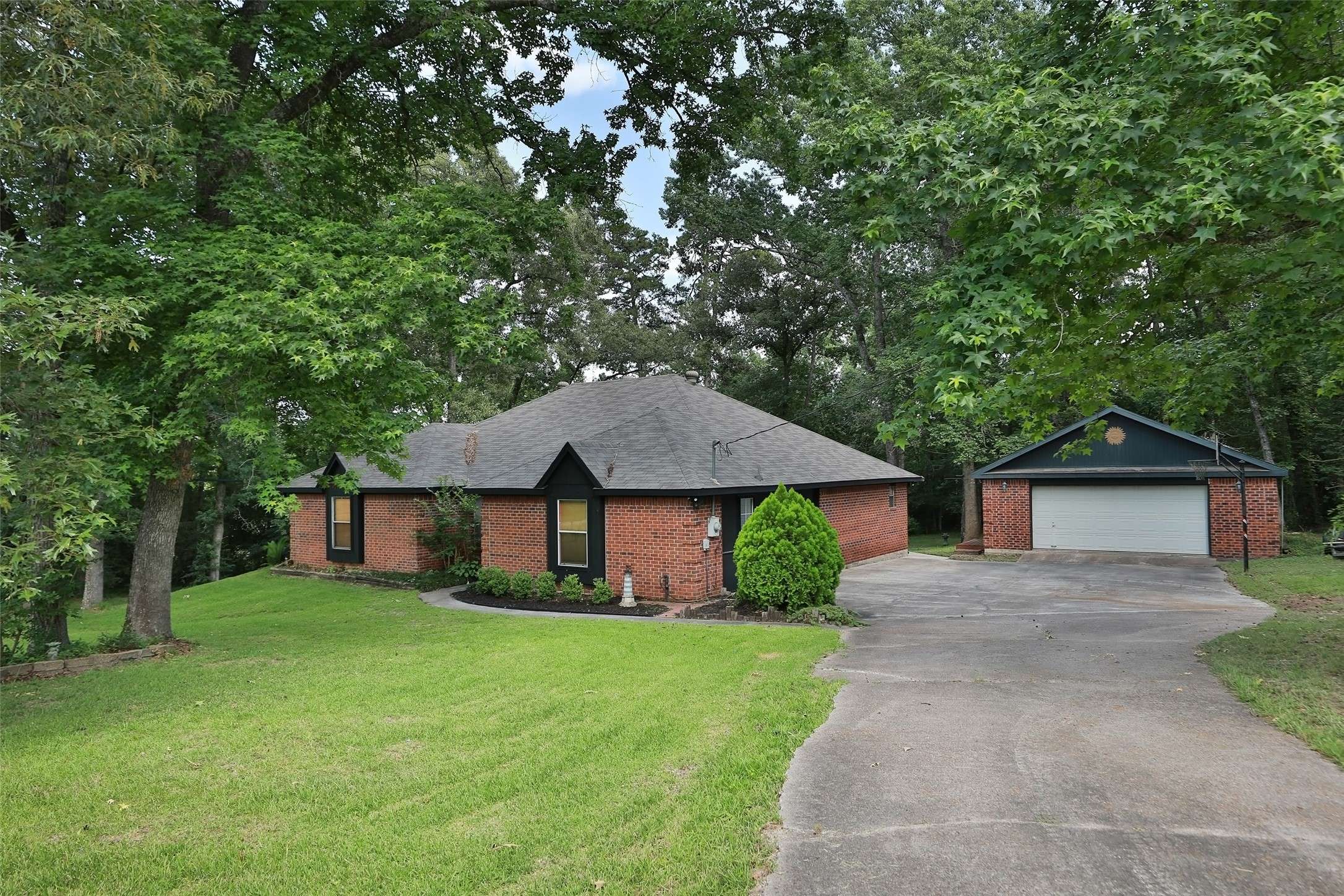 Pinehurst, TX 77362,36210 Mildred LN