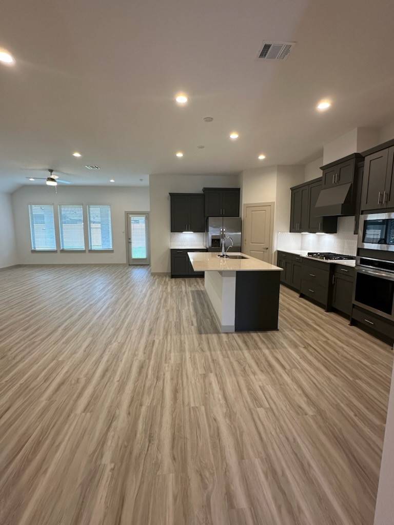 League City, TX 77573,915 Big Bend DR