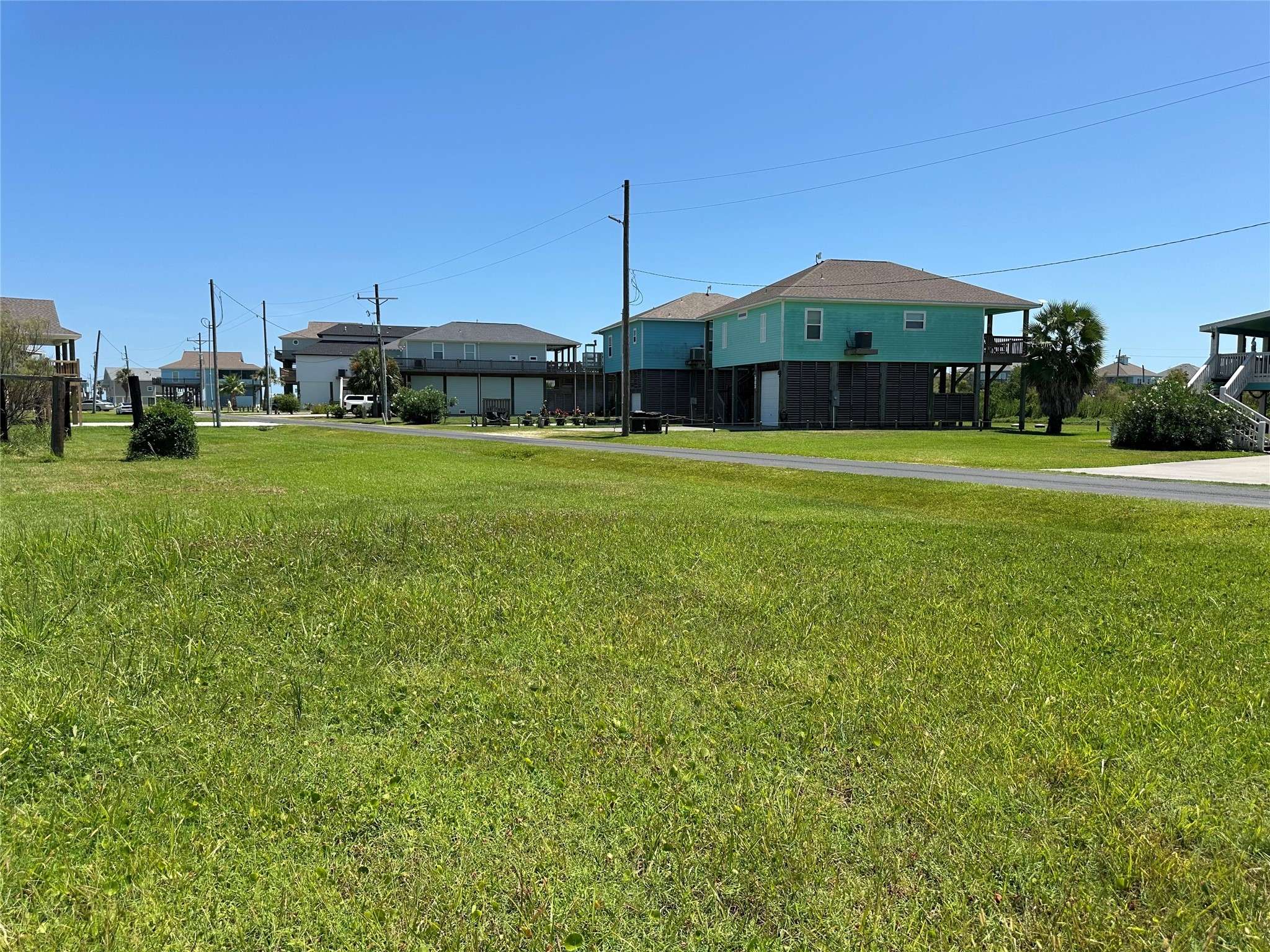 Crystal Beach, TX 77650,000 Sand Dune -- LOT 5 ONLY DR