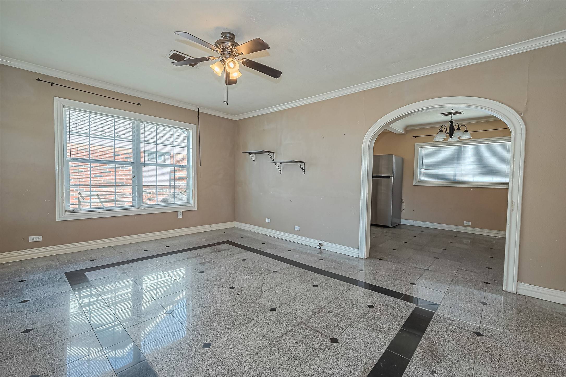 Houston, TX 77011,7429 Rusk ST