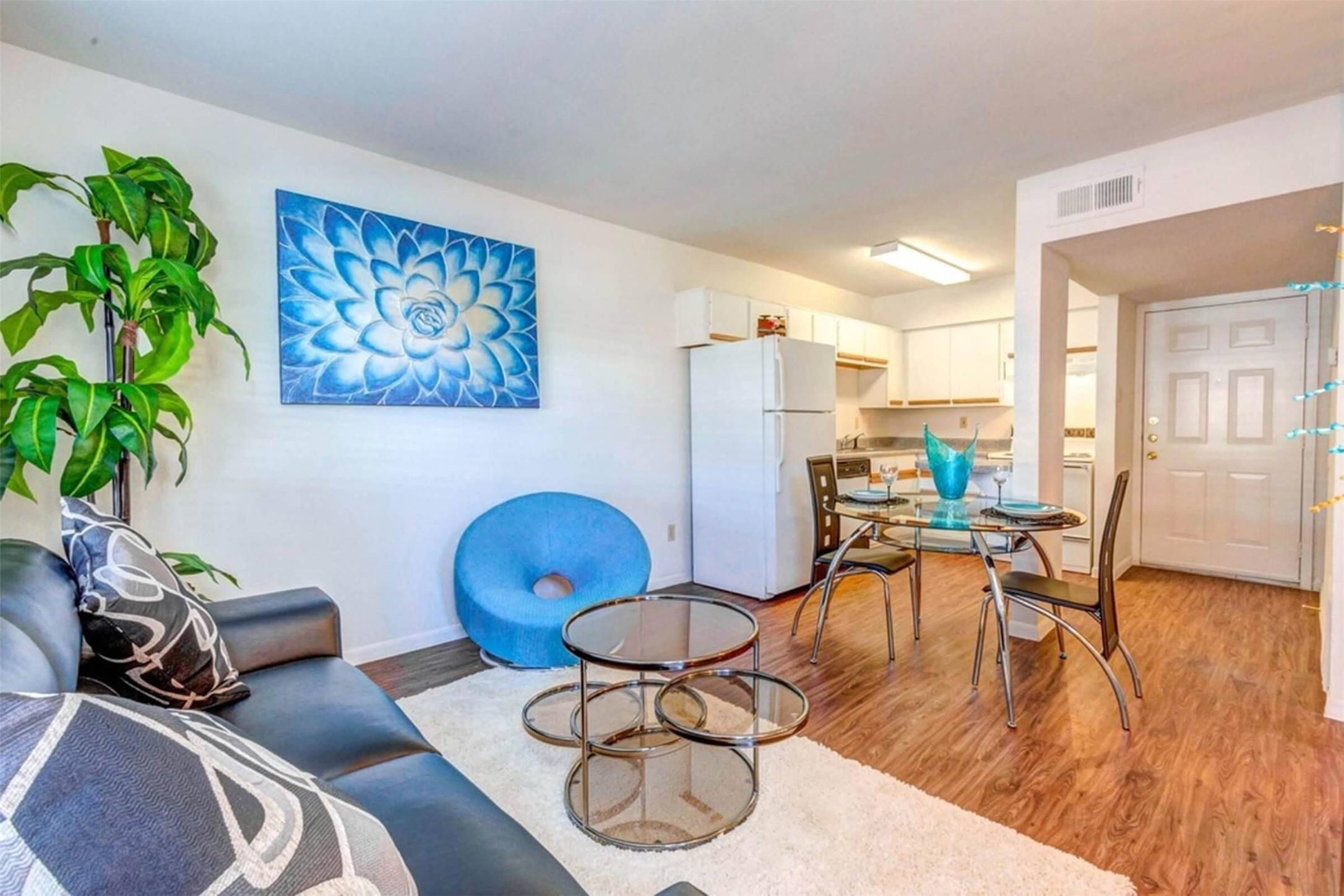 Houston, TX 77057,6041 Winsome Ln #202