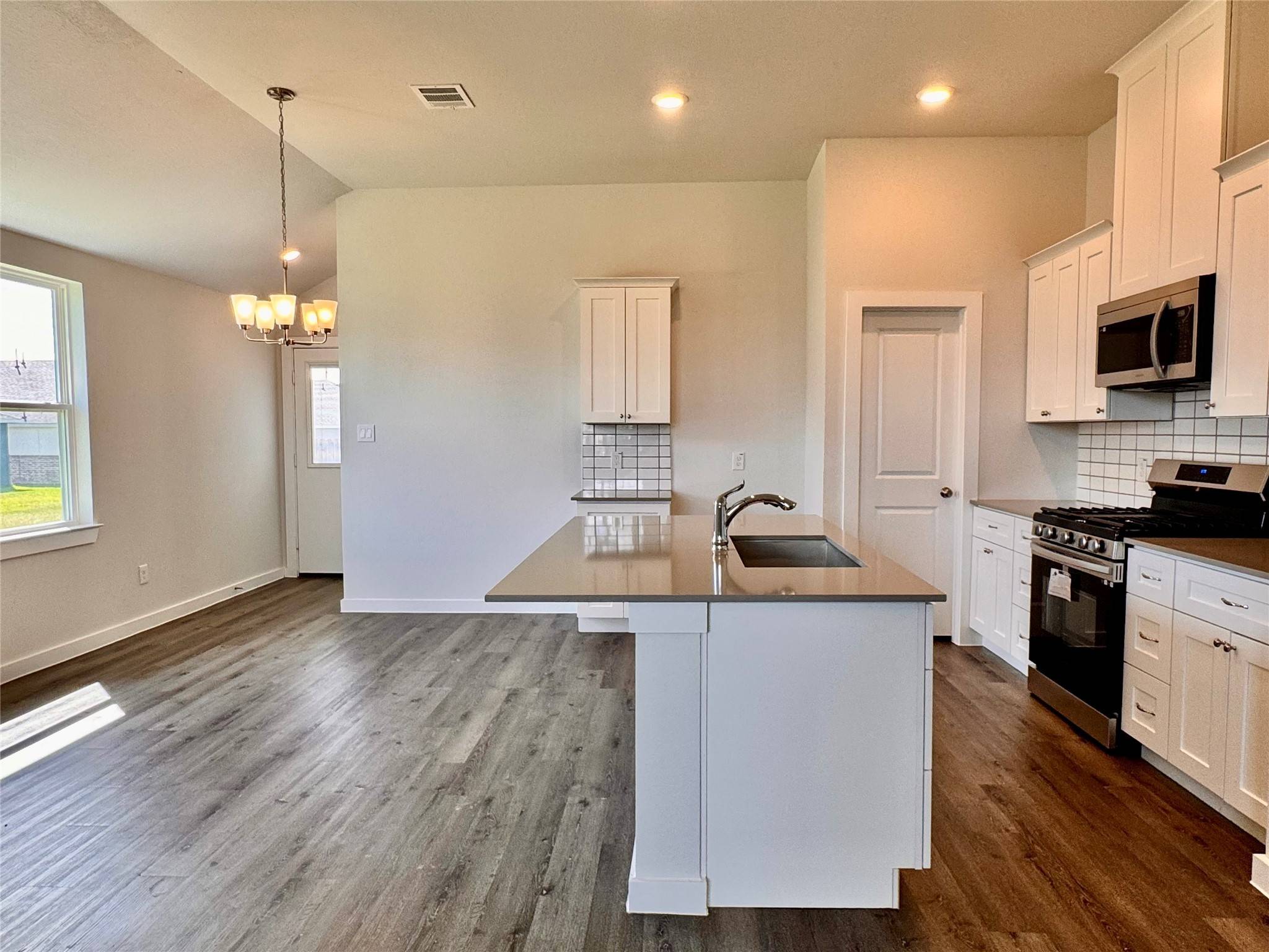 Cleveland, TX 77327,903 County Road 5102