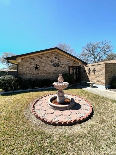 La Grange, TX 78945,723 Sarah Jo ST