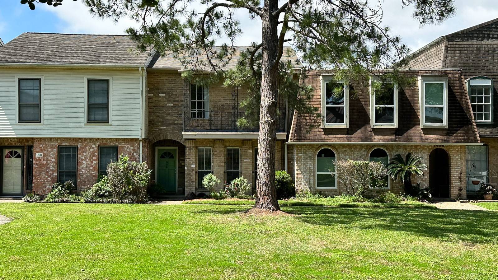 Houston, TX 77058,1808 Saxony LN