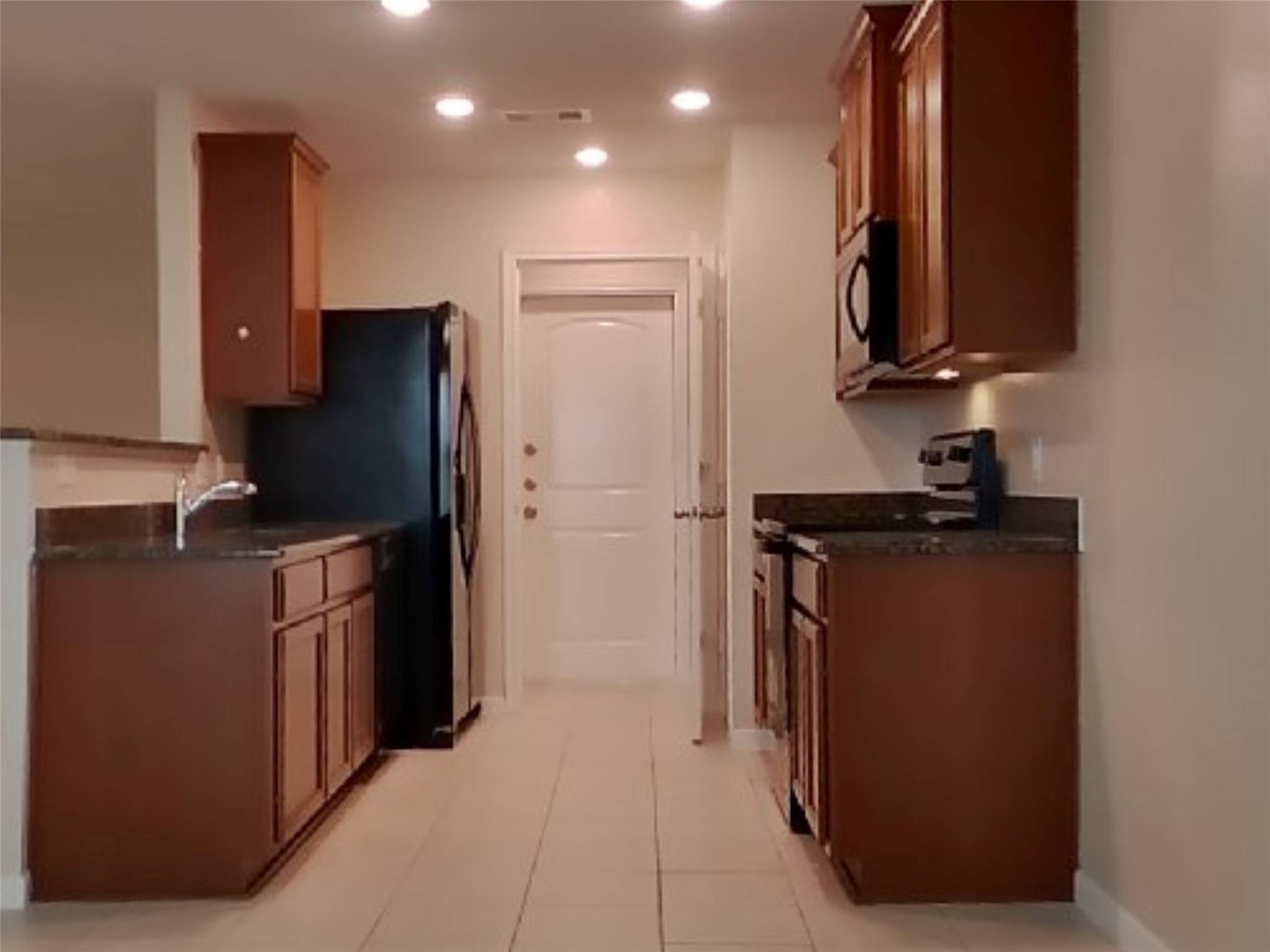 La Marque, TX 77568,524 Red Dusk Paint DR